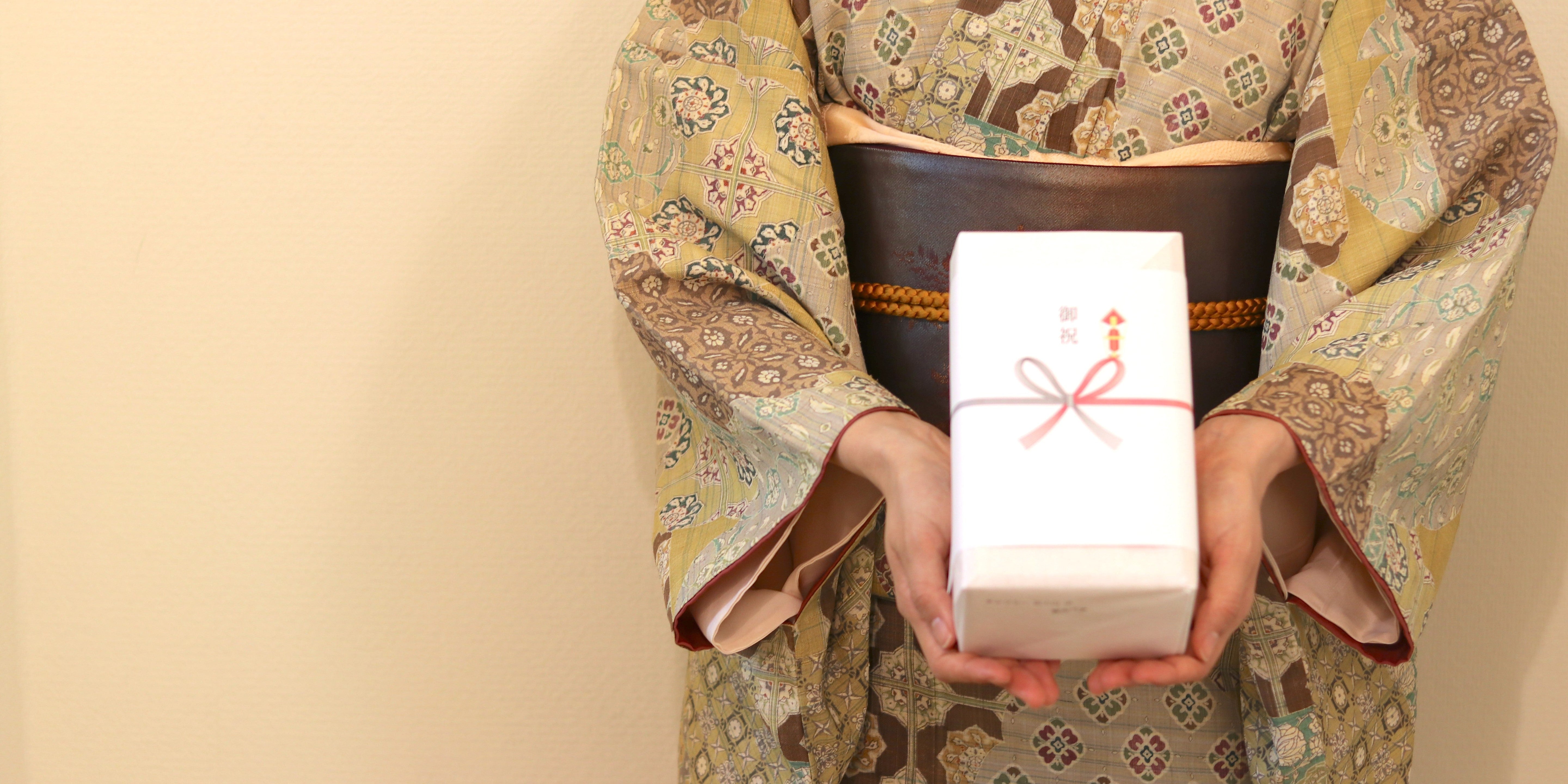 周年記念品・企業記念ギフトの選び方|法人向け高級ギフト・実例も紹介