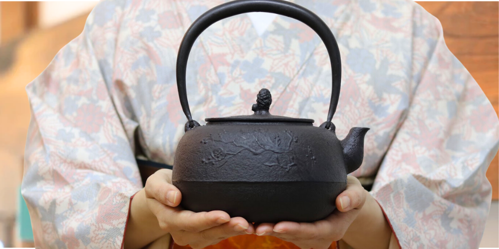 南部 鉄瓶 四角 三巌堂 煎茶道具 湯沸 急須 Z195 Amazon.co.jp: 煎茶 南部 鉄瓶 四角 三巌堂 煎茶道具 湯沸 急須 Z195 Amazon.co.jp: 煎茶