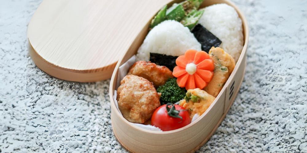 お弁当箱