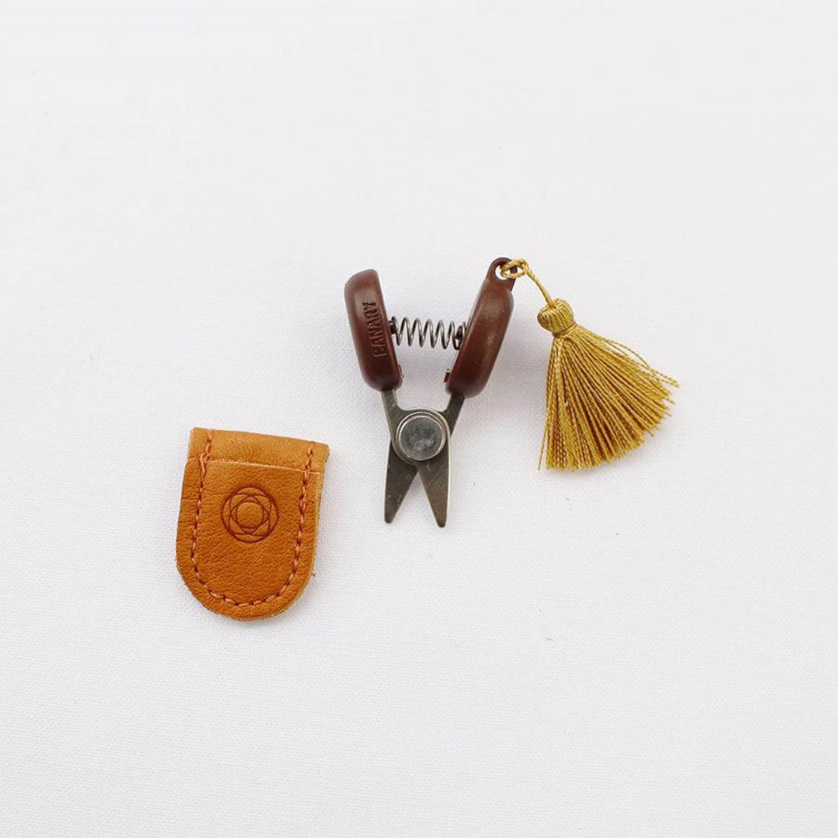 手芸用品 | 関の豆ばさみと豆枡の針山セット | Cohana
