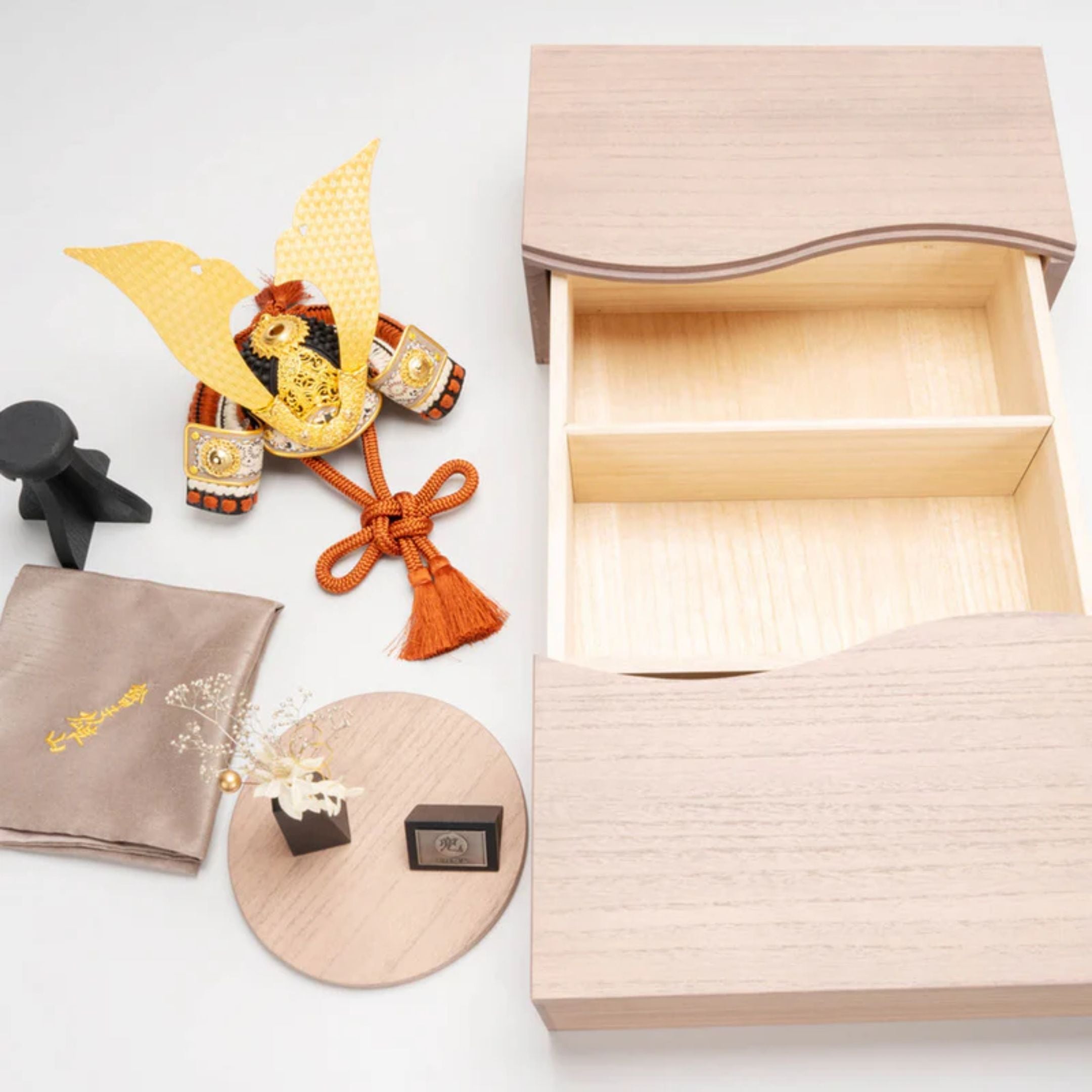 兜飾りセット | 天照 1/5スケール | 飾りセット | 鈴甲子 雄山【26/1/6以降順次配送】