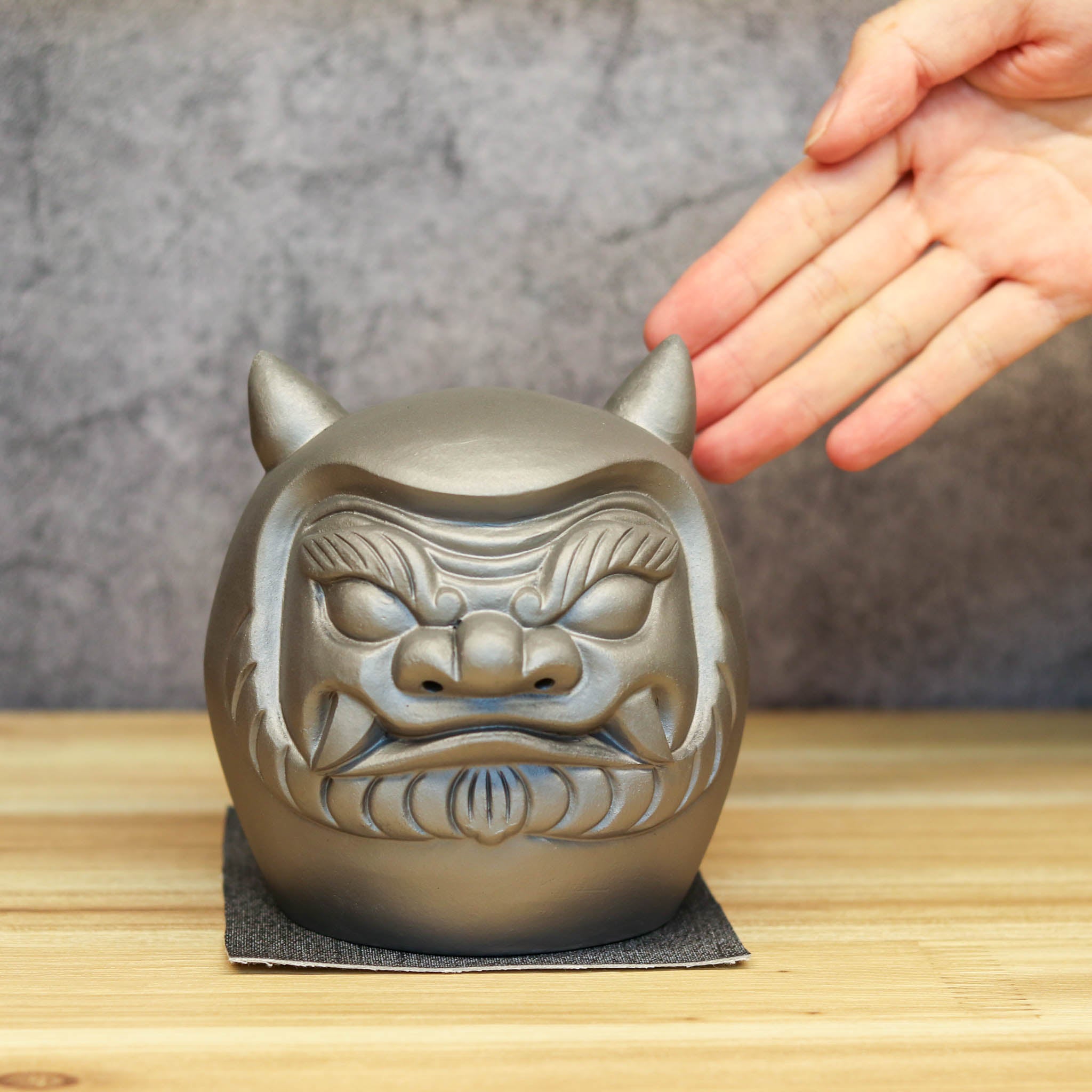 淡路鬼瓦 置物 | 鬼達磨 | Oni-Daruma | タツミ