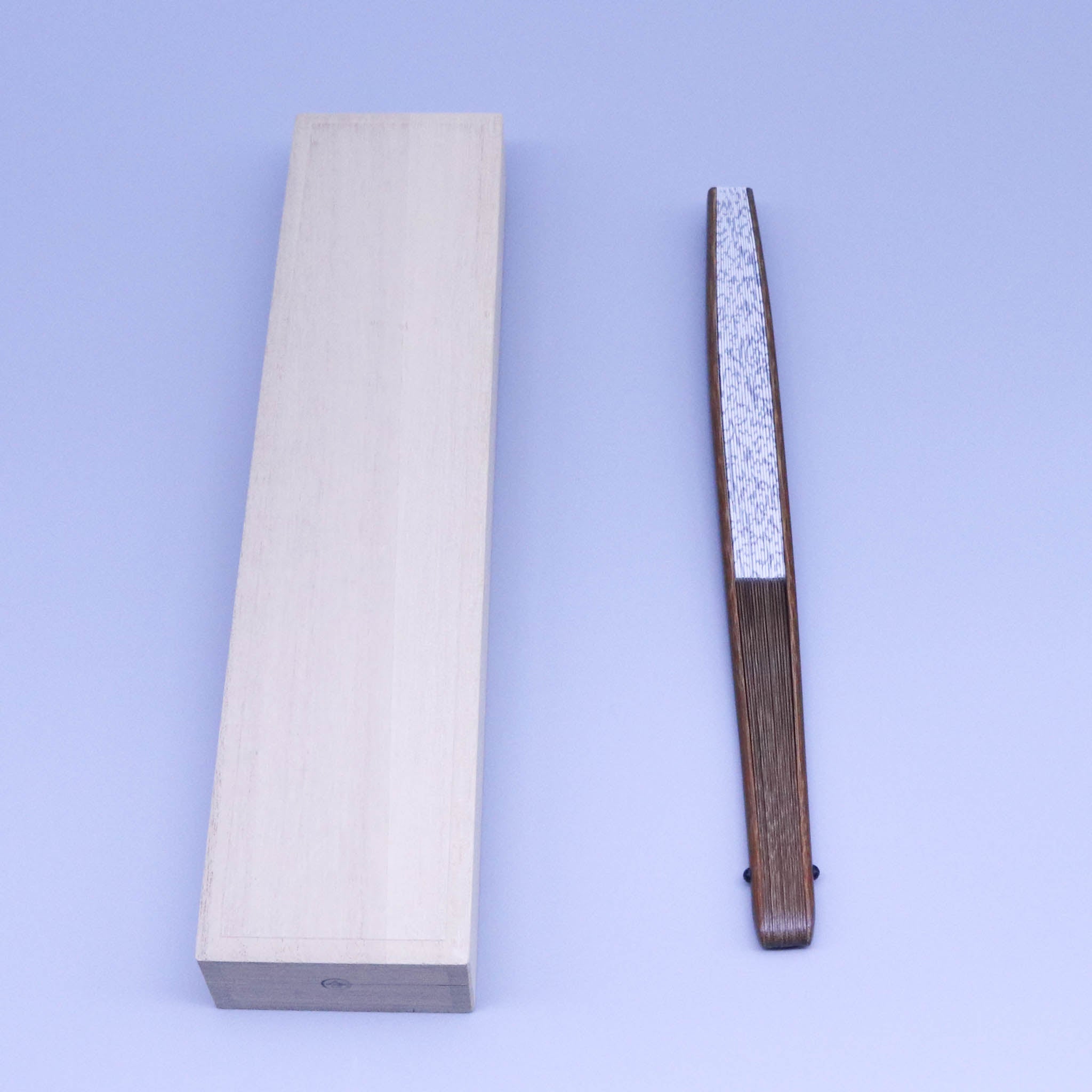 江戸扇子 | 氷割れ 銀 | 男持 唐木 | 雲錦堂 深津扇子店