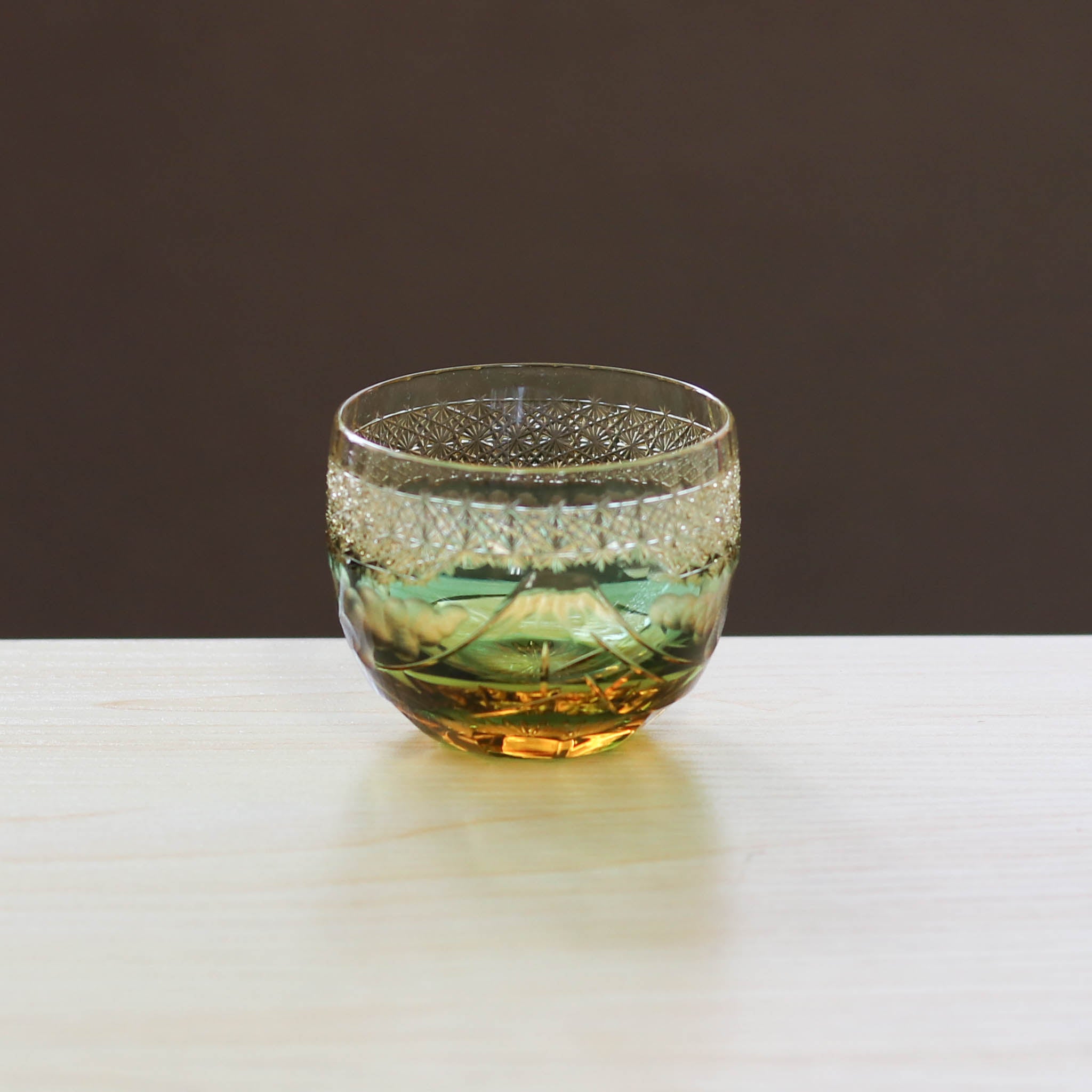 江戸切子 ぐい呑み|山下白雨|琥珀 グリーン|山田硝子