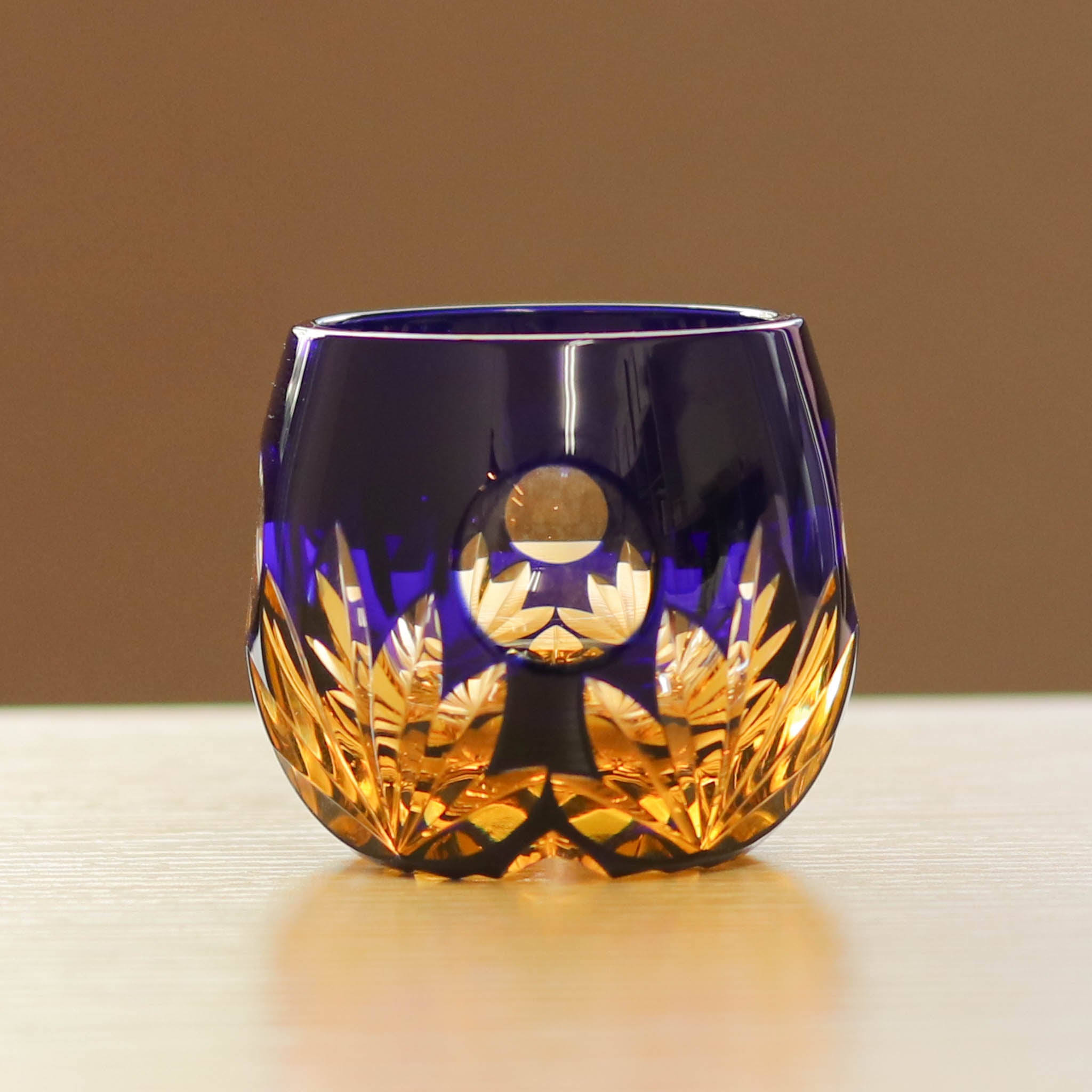 江戸切子 樽型ぐい呑み|朧月|瑠璃|山田硝子