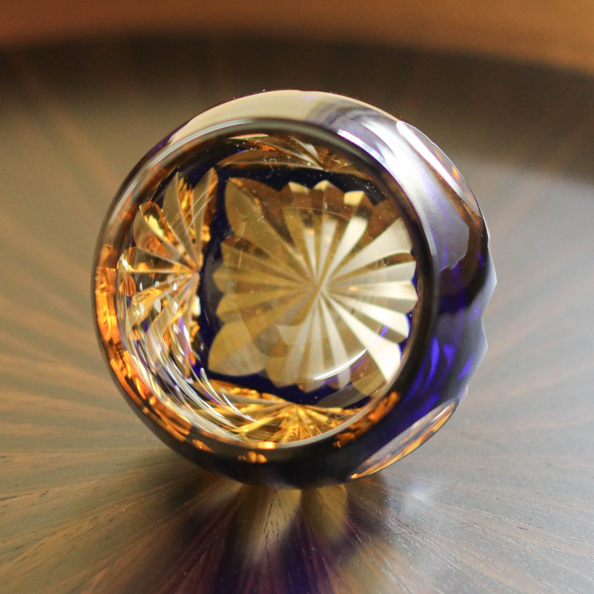 江戸切子 樽型ぐい呑み|朧月|瑠璃|山田硝子