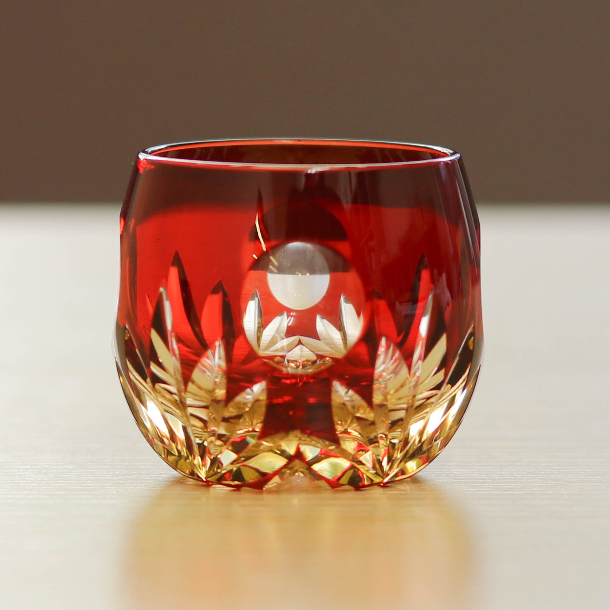 江戸切子 樽型ぐい呑み|朧月|赤|山田硝子