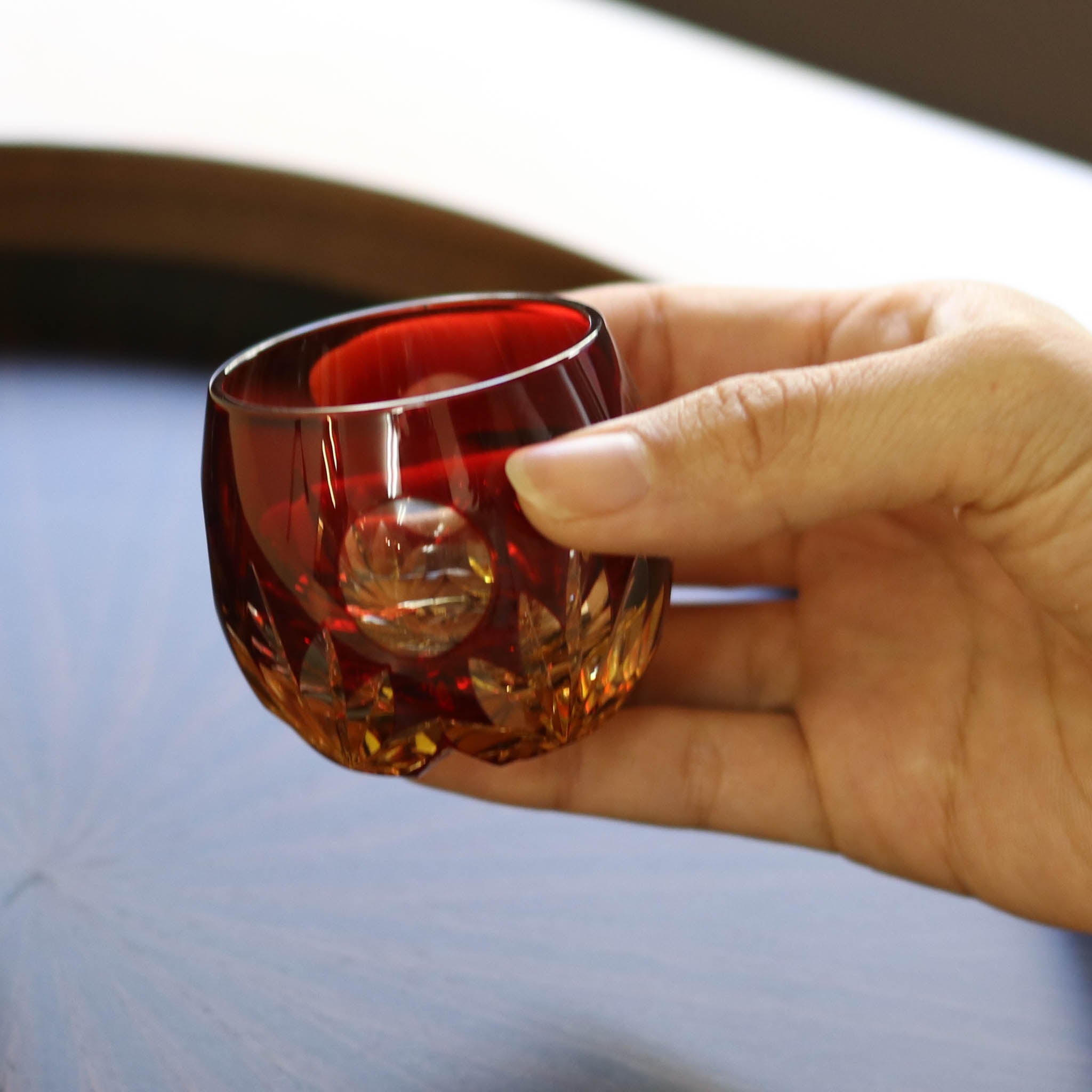 江戸切子 樽型ぐい呑み|朧月|赤|山田硝子