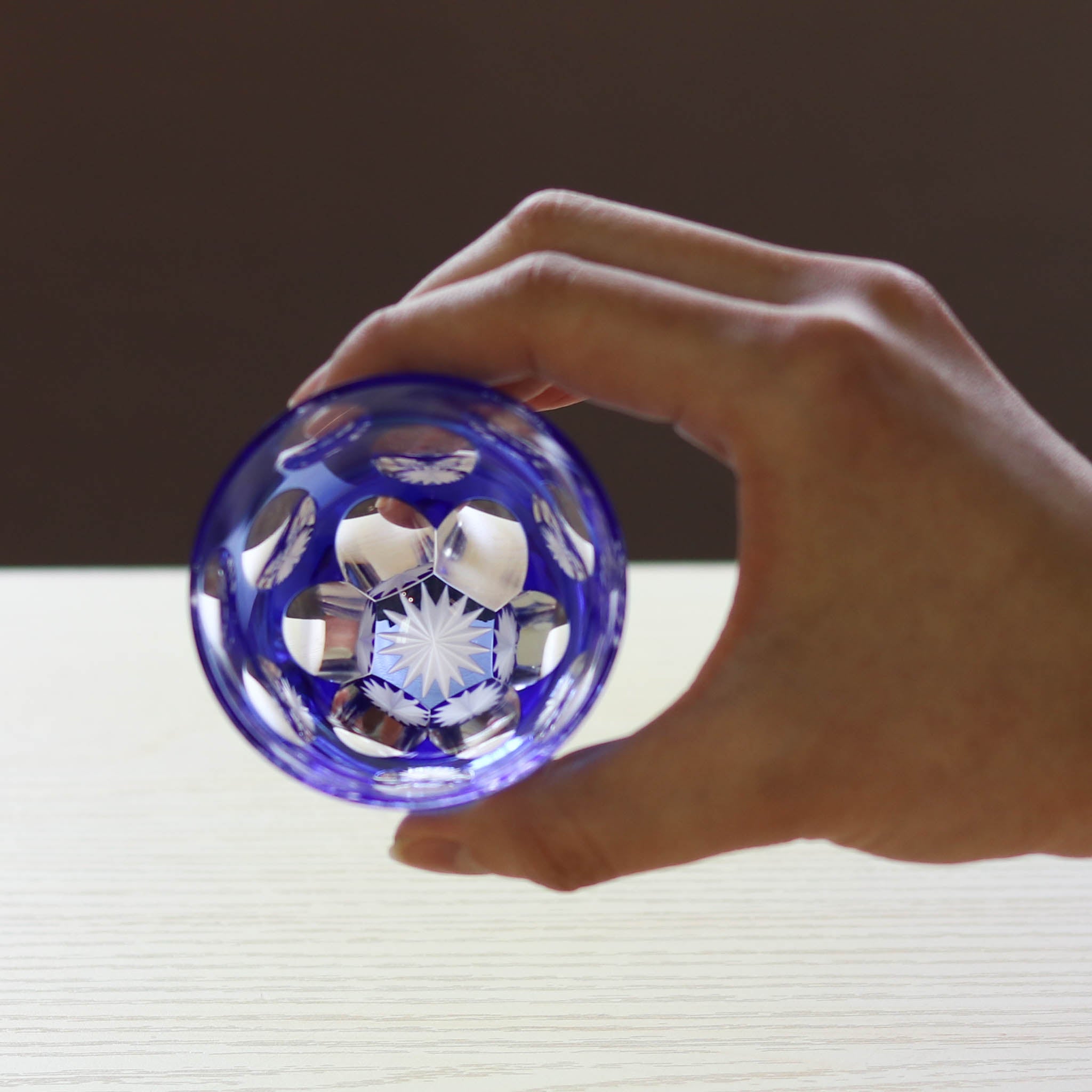 江戸切子 ぐい呑み|水玉万華鏡|瑠璃|山田硝子