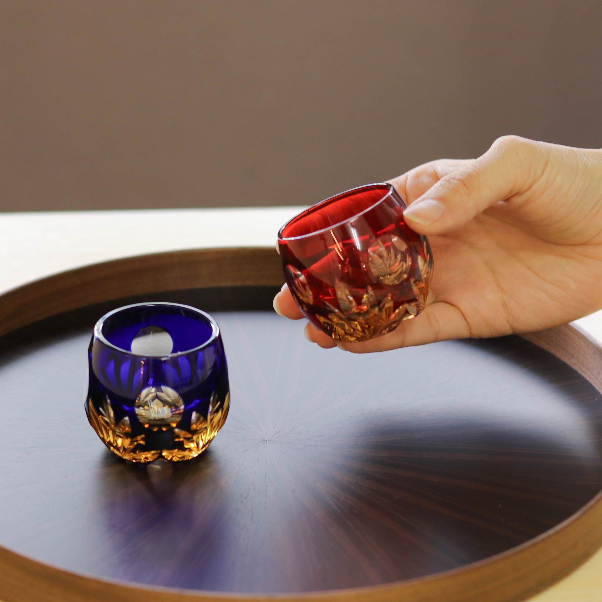 江戸切子 樽型ぐい呑み|朧月|赤|山田硝子