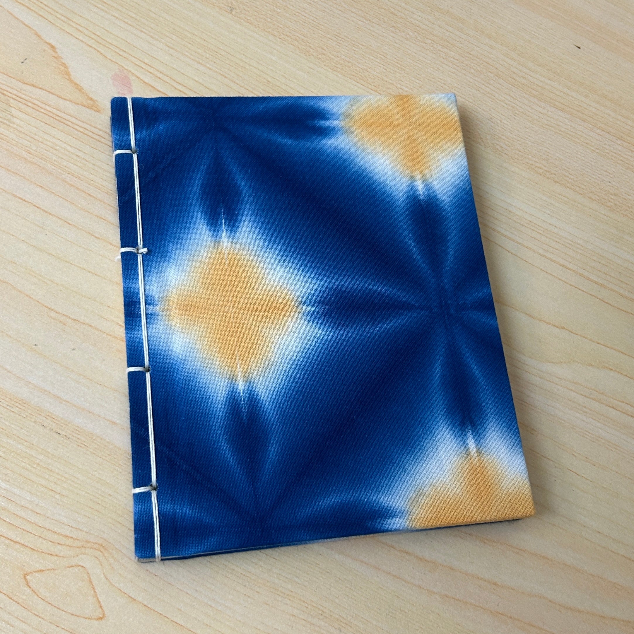和綴じ本 | 有松絞り・美濃和紙 | 藍/橙 | 御朱印帳 | 和綴じ堂