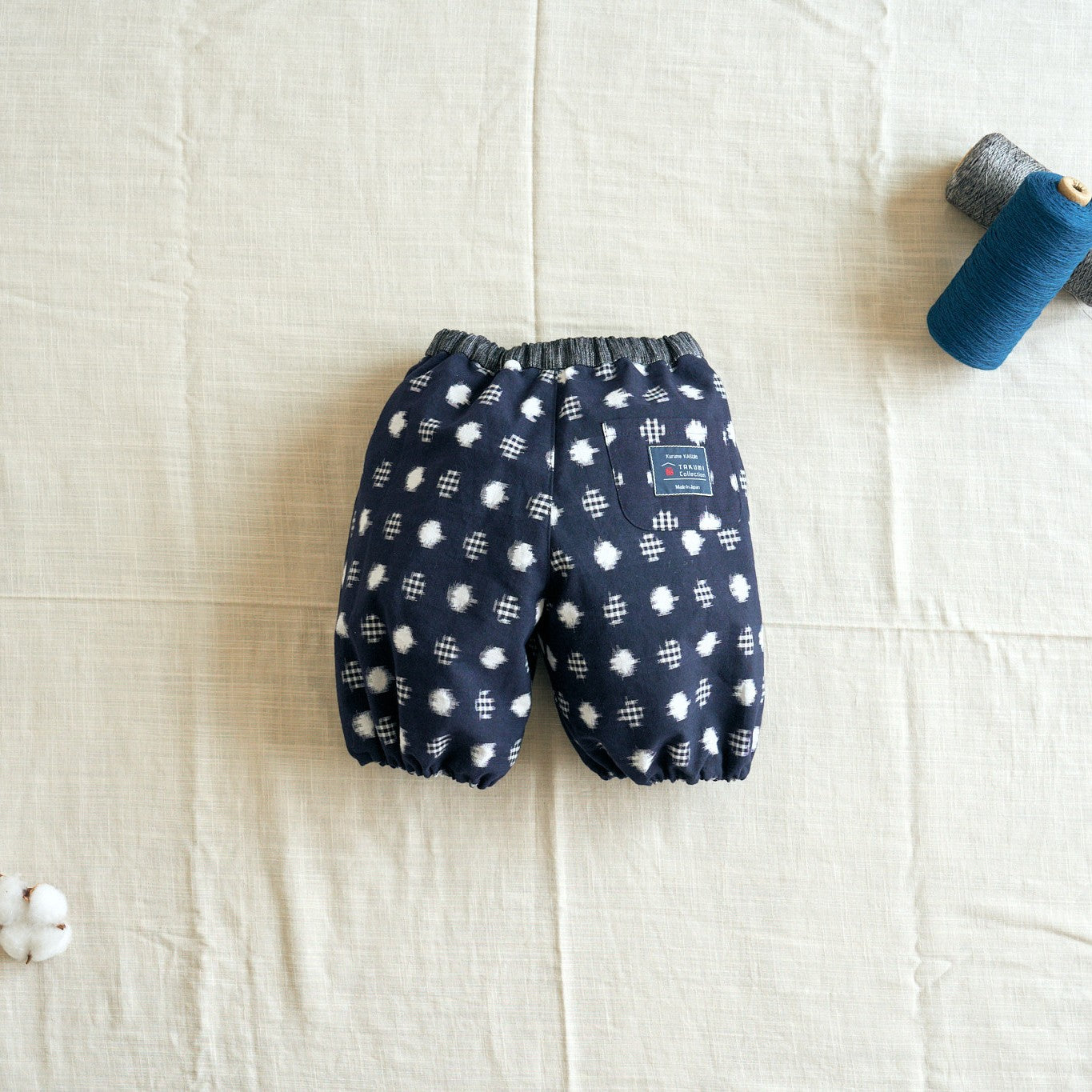 久留米絣 子供用 | もんぺっぺ スタイチーフ | 紺水玉格子 | TAKUMI Collection