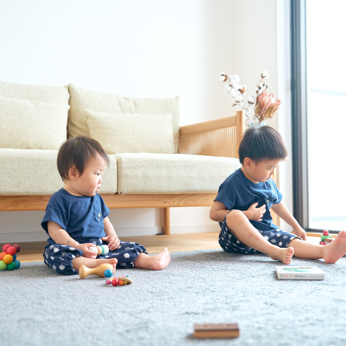 久留米絣 子供用 | もんぺっぺ スタイチーフ | 紺水玉格子 | TAKUMI Collection