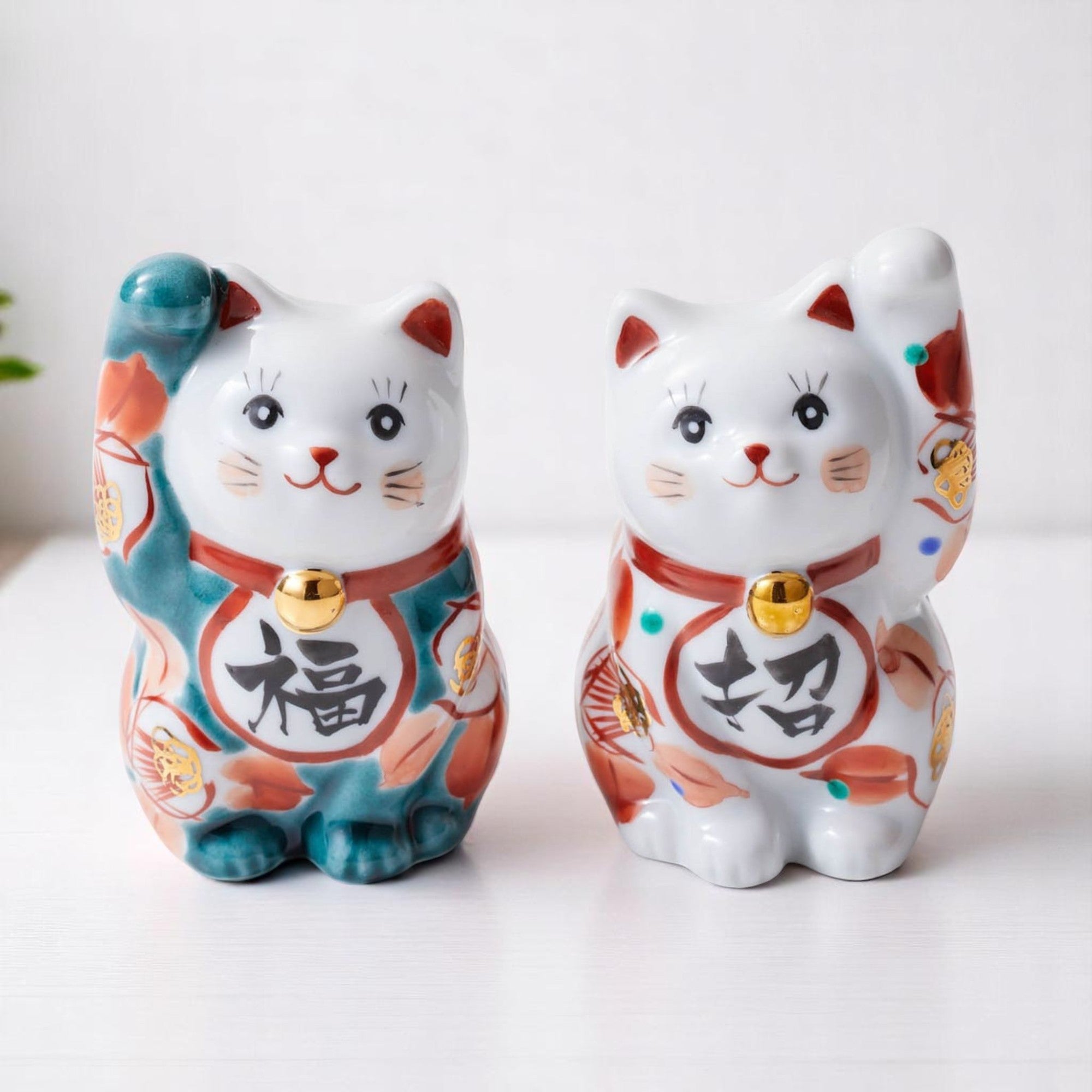 九谷焼 置物 | 招き猫 椿 ペアセット | 釉彩・赤絵 | 虚空蔵窯