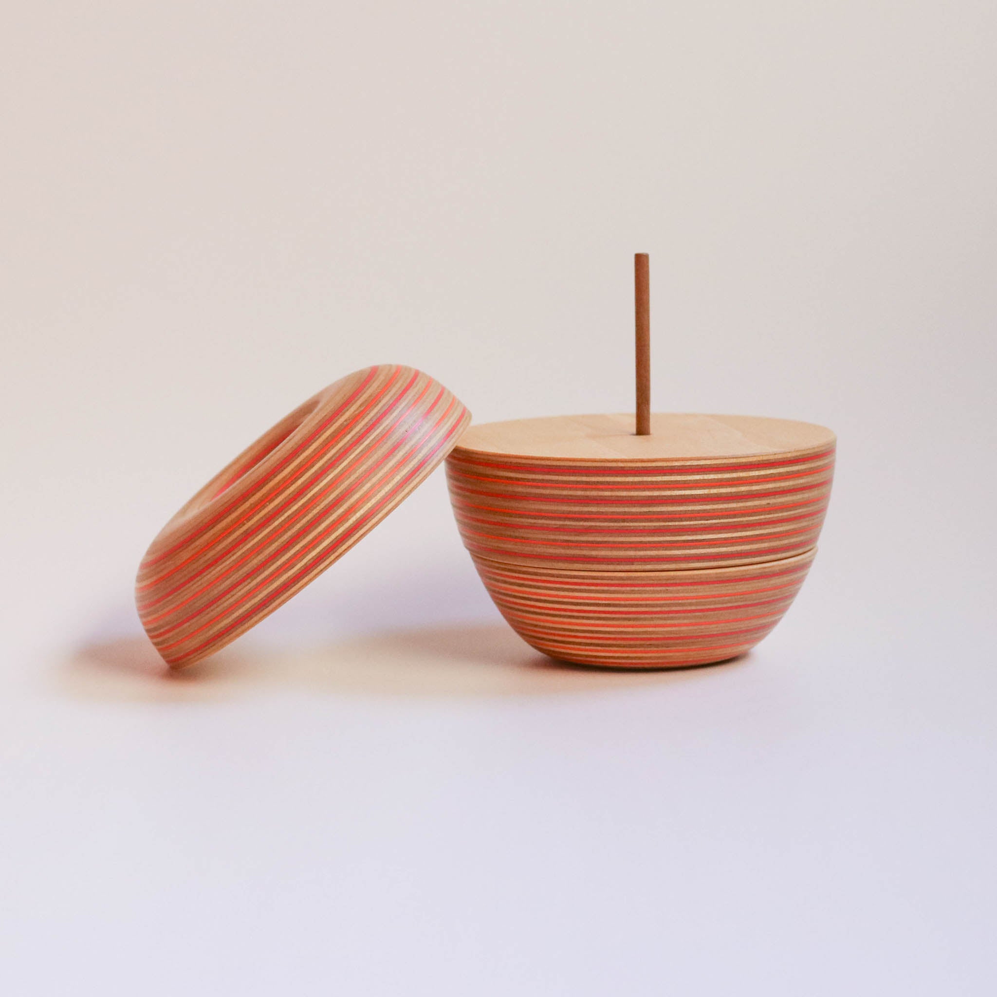木工品 カードホルダー | ringo 2 | red-orange | PLYWOOD laboratory