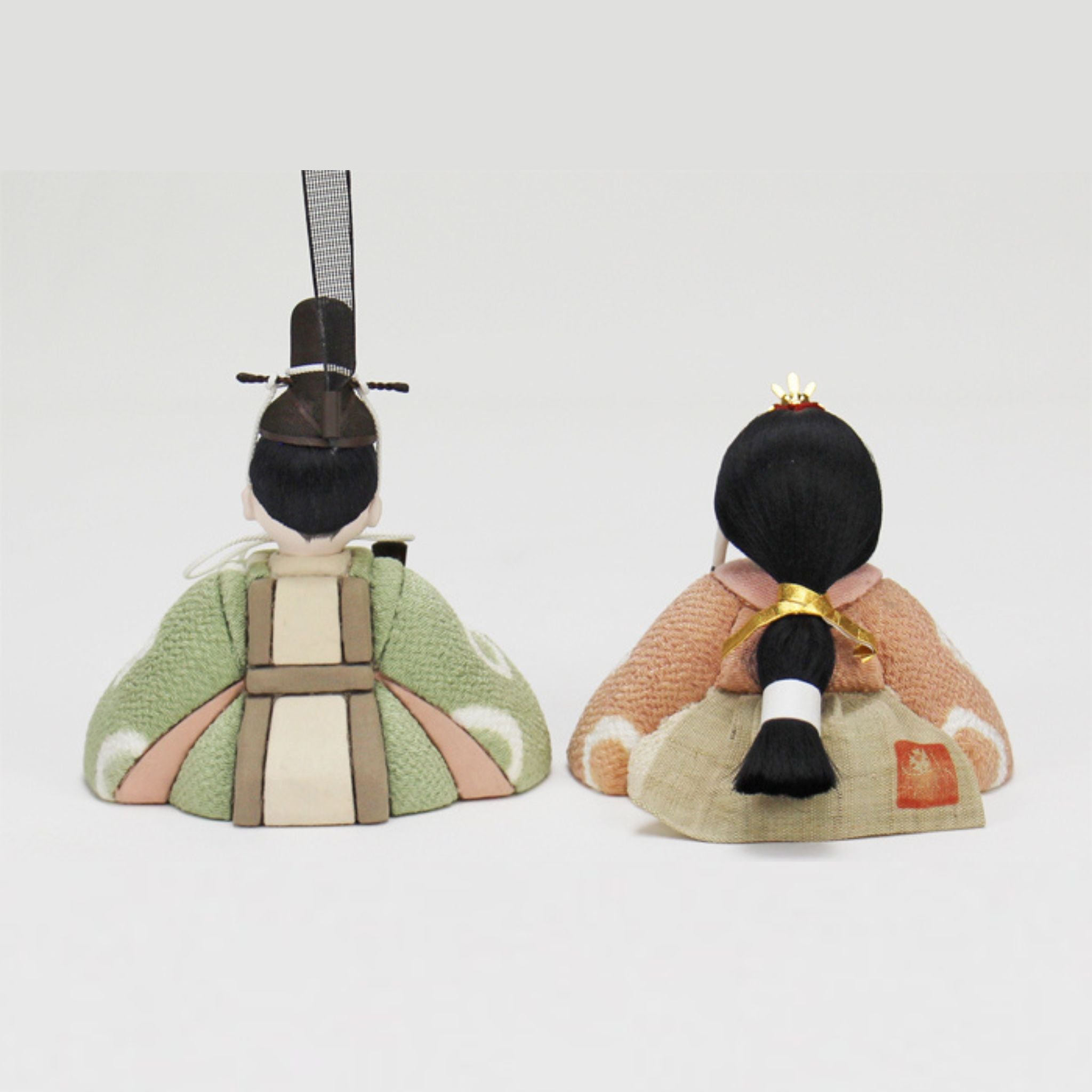 雛人形セット 草木絞り染 | 桑の葉 × 茜 | 屏風 うずピンク | 工房 縫nui【26/1/10以降順次配送】