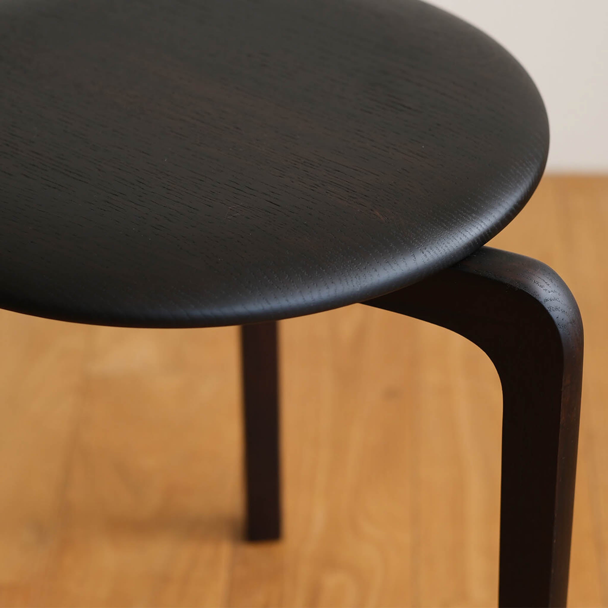木工家具 スツール | LISCIO Stool | 柿渋鉄媒染 | DENTO