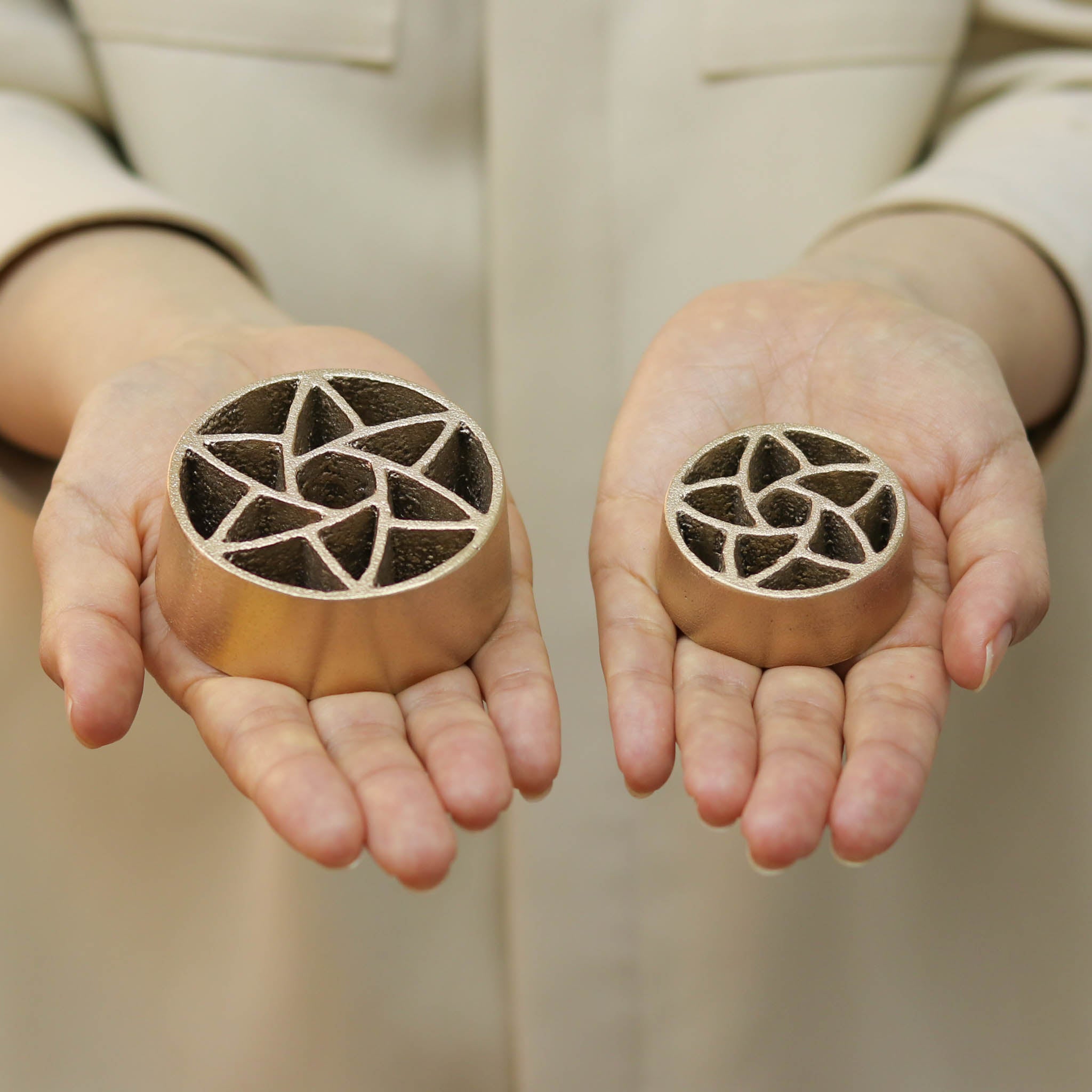 鋳物 針のない剣山 | Hana | S・L | 金森合金