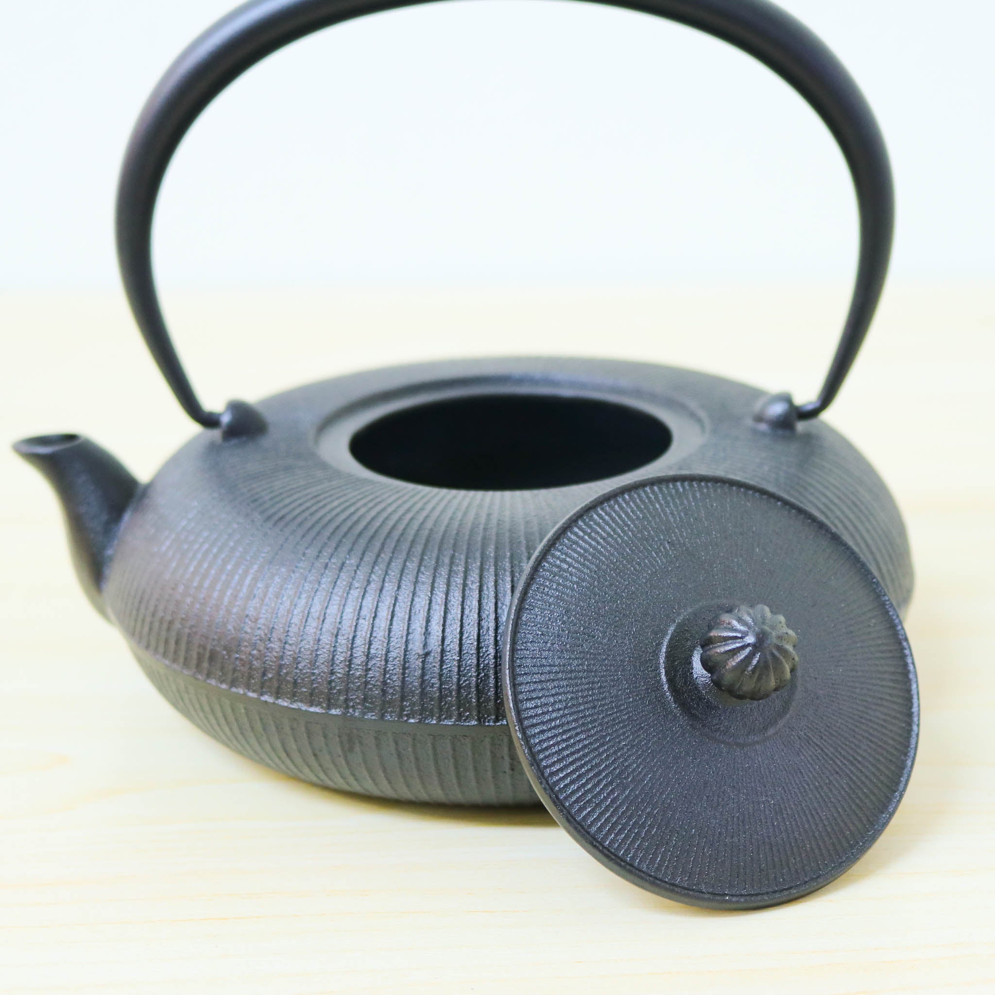 南部鉄器 鉄瓶 急須 | 立目 0.8L | 黒 | 及富