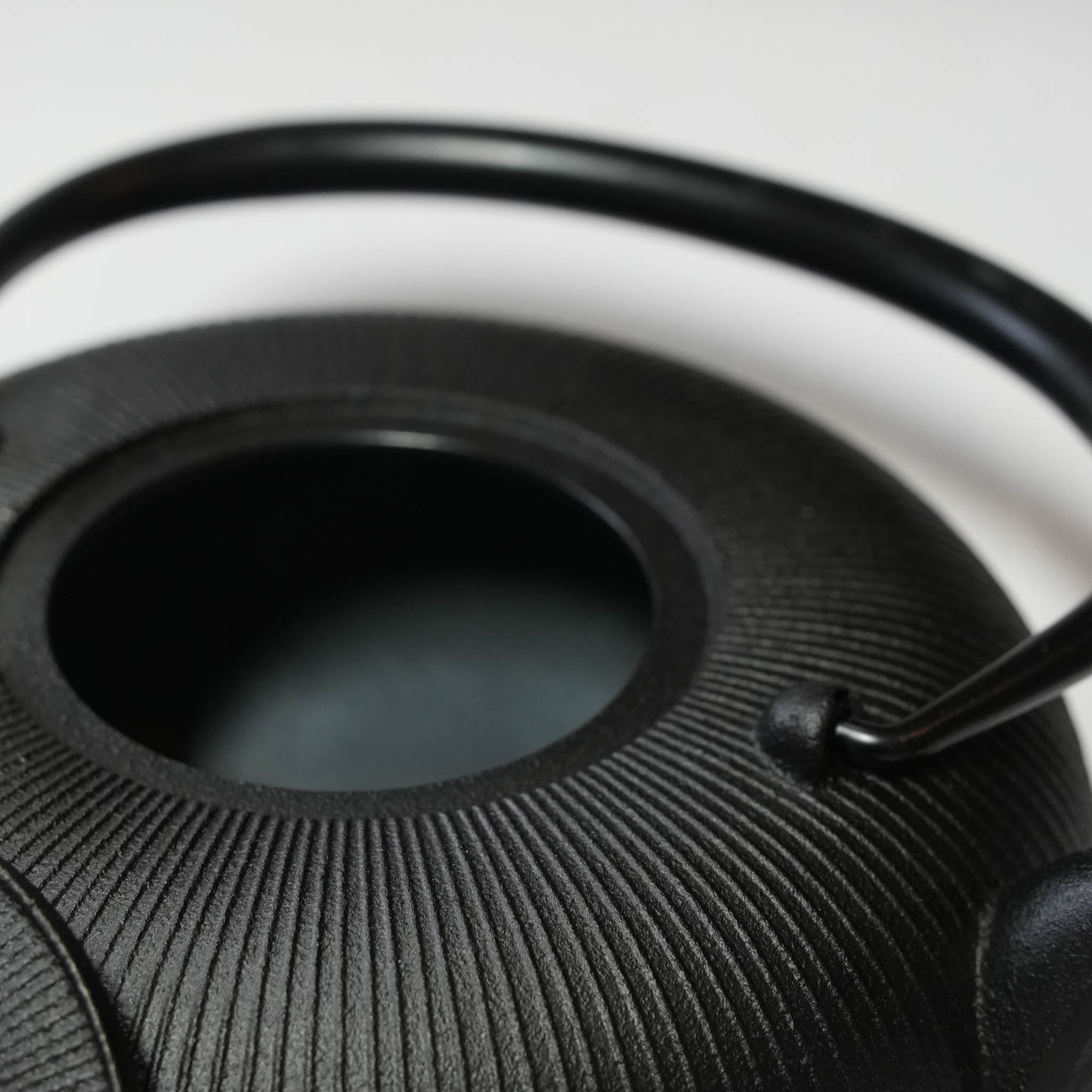 南部鉄器 鉄瓶 急須 | 立目 0.8L | 黒 | 及富