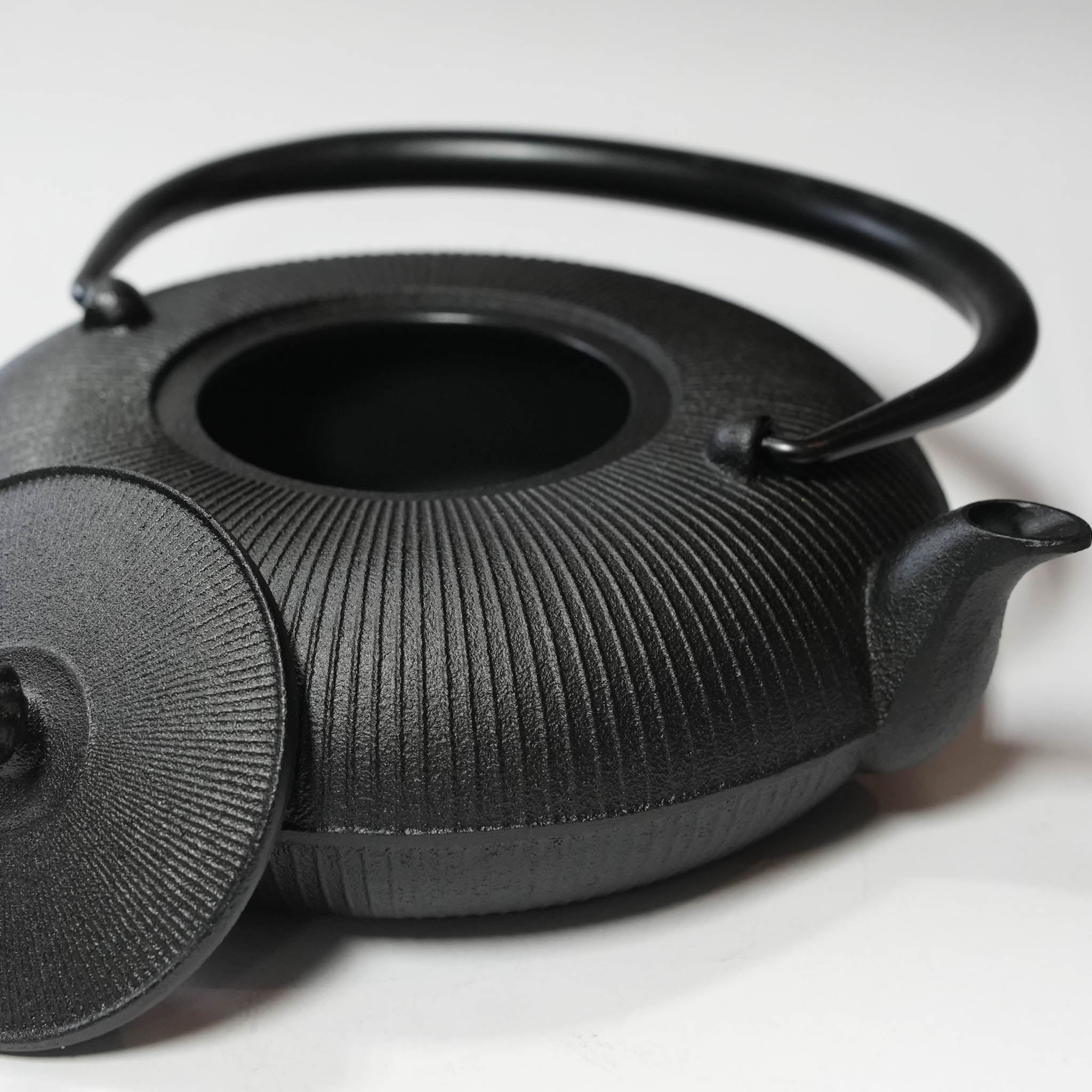 南部鉄器 鉄瓶 急須 | 立目 0.8L | 黒 | 及富