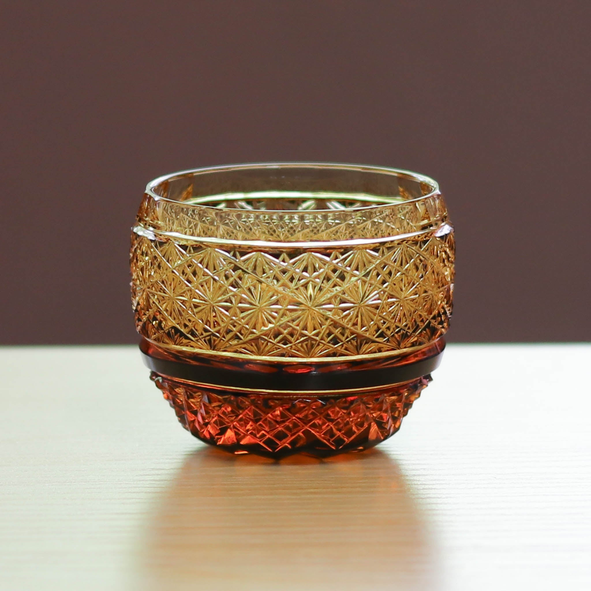 小樽切子 ぐい呑み | 燦 | 黒琥珀 | 深川硝子工芸