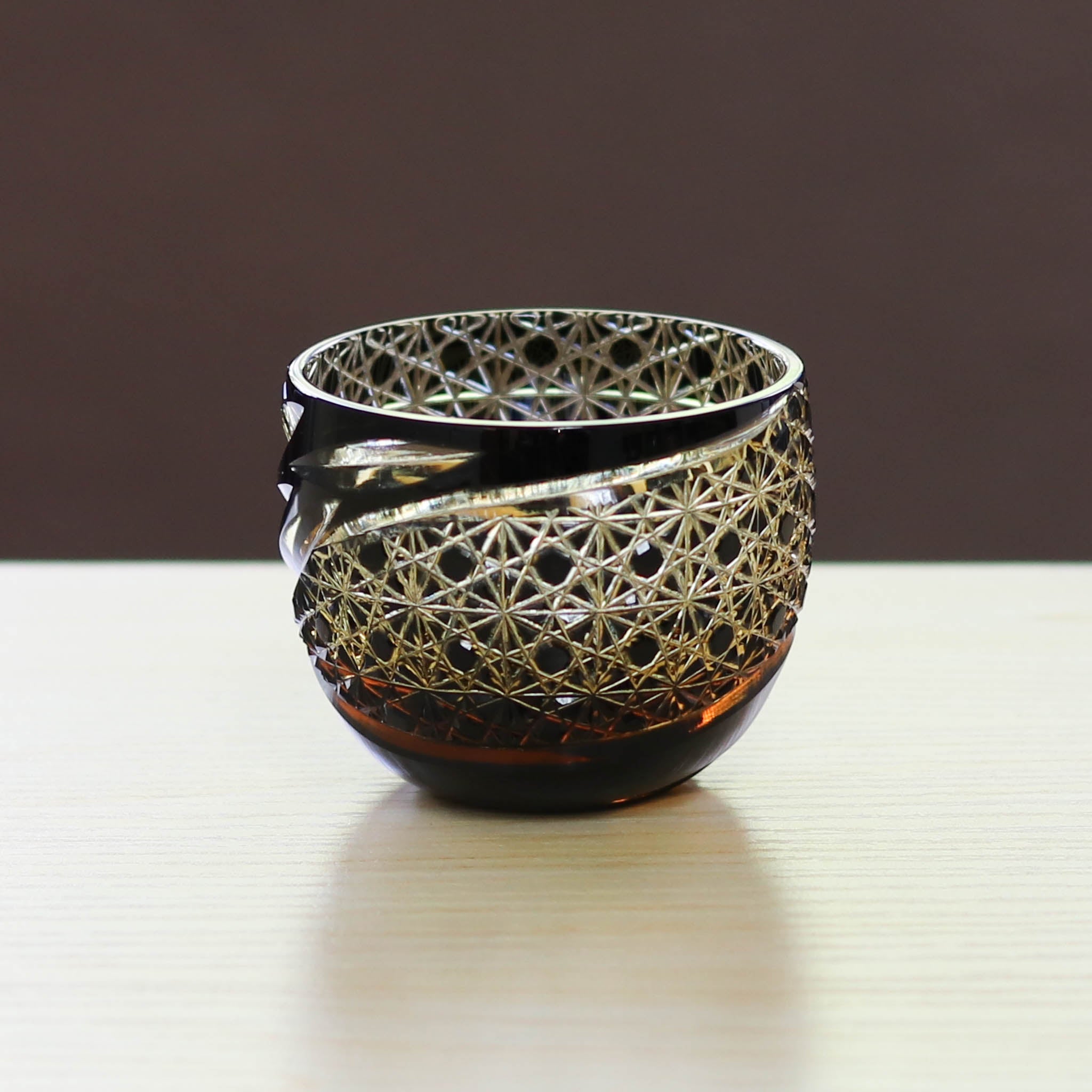 小樽切子 ぐい呑み | 雅 | 黒琥珀 | 深川硝子工芸