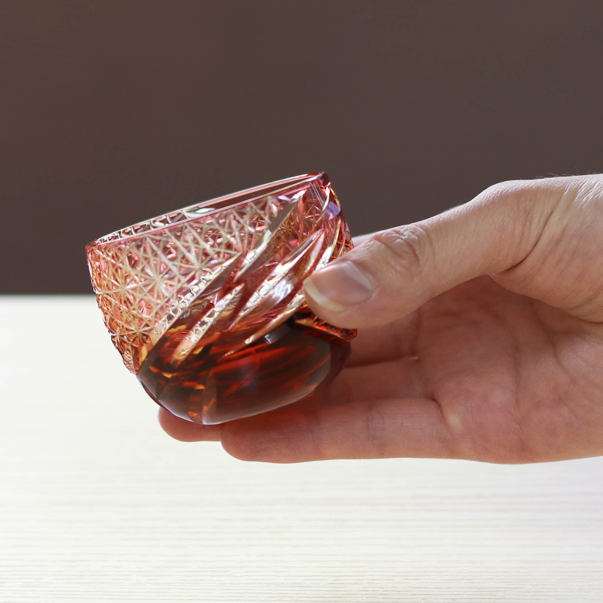 小樽切子 ぐい呑み | 雅 | 金赤琥珀 | 深川硝子工芸