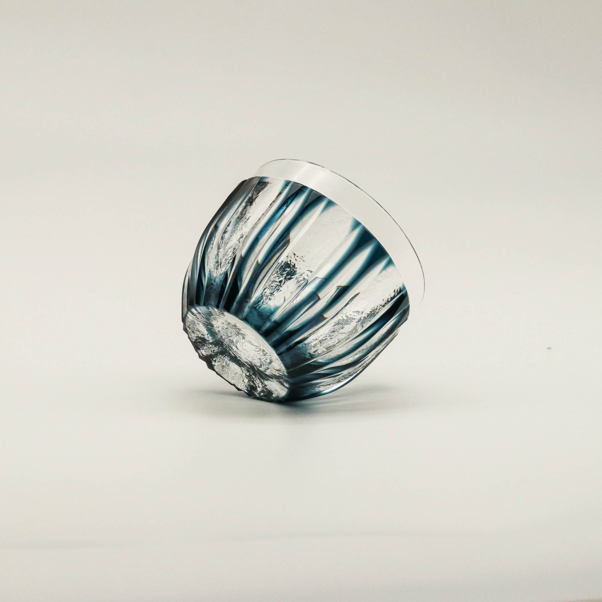 薩摩切子 にかわ猪口 | 藍 | 薩摩びーどろ工芸