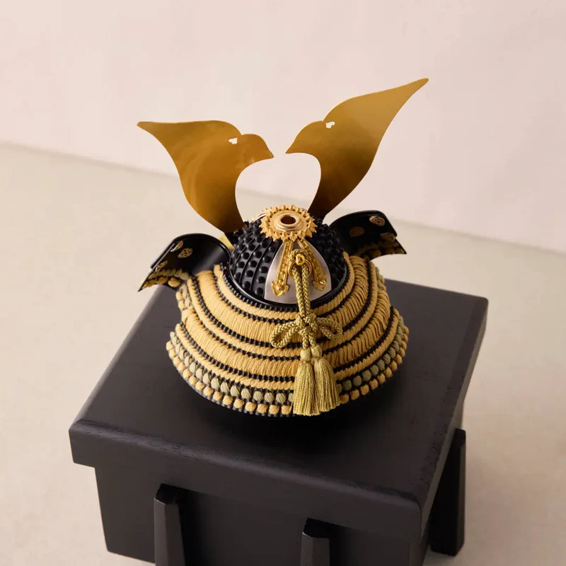 兜飾り | 天賦之兜 | 祝い菊 1/5スケール | 鈴甲子 雄山【26/1/6以降順次配送】