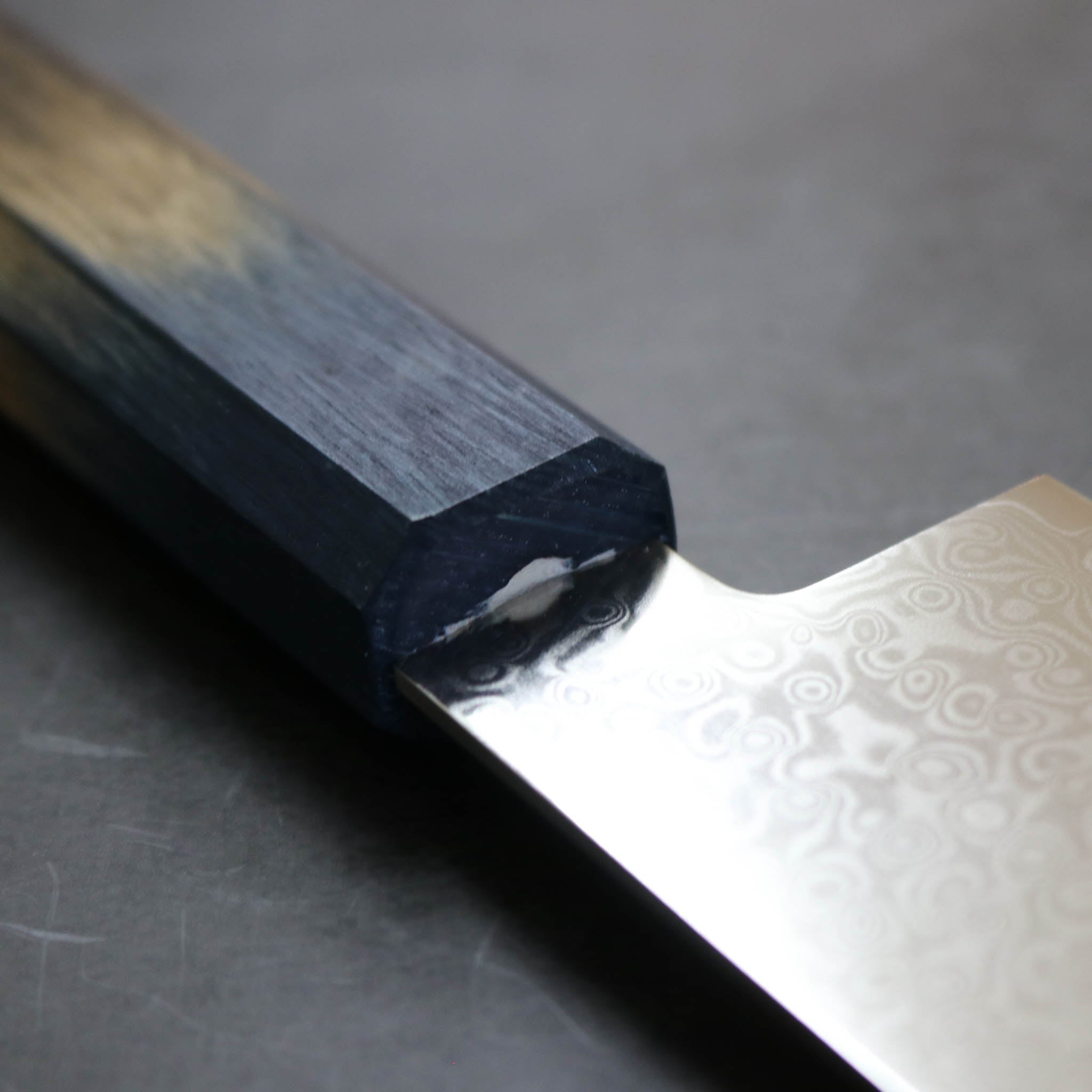 堺打刃物 包丁 | ダマスカス67層 三徳 18cm 両刃 | 暁ハンドル 桐箱入り | 山脇刃物製作所