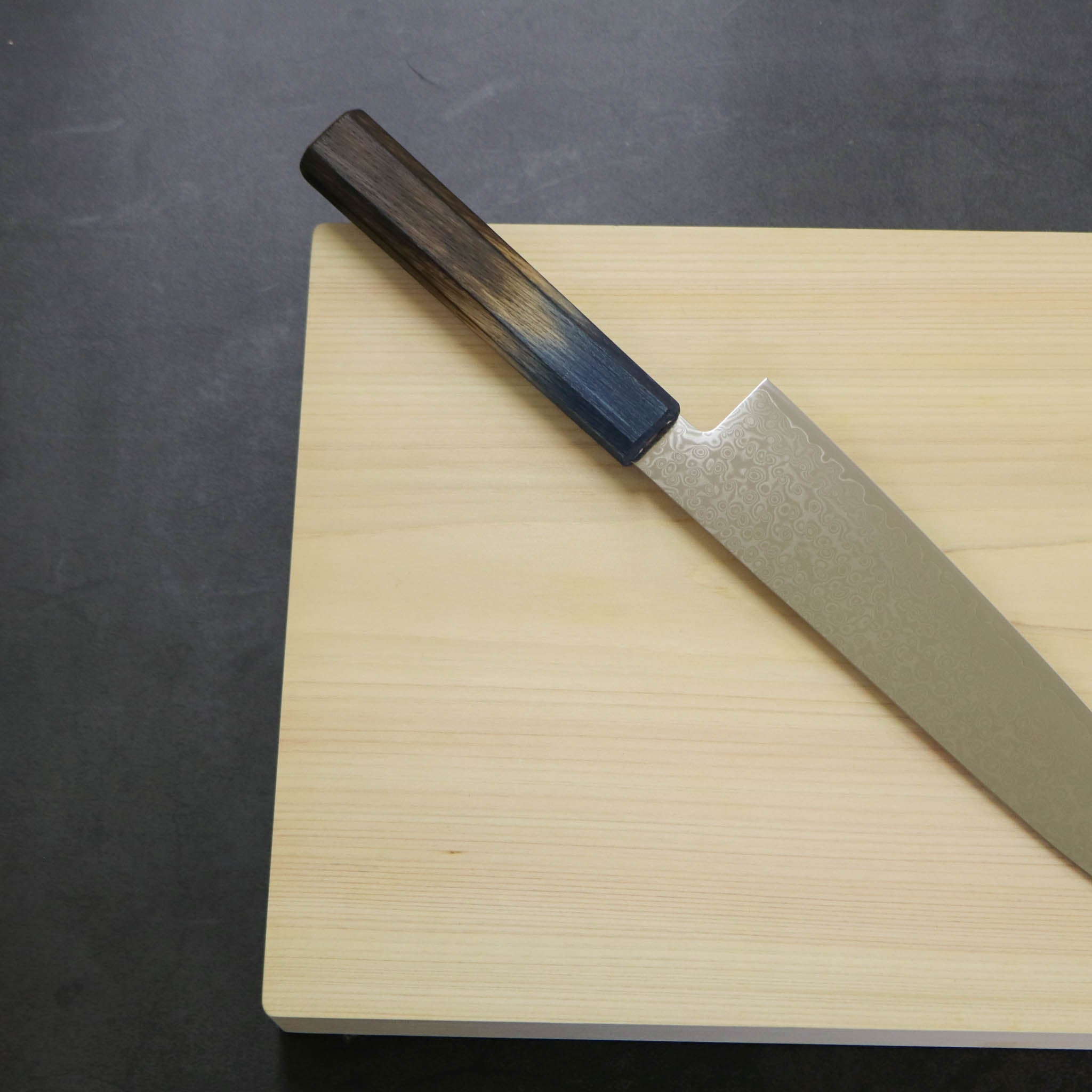 堺打刃物 包丁 | ダマスカス67層 牛刀 21cm 両刃 | 暁ハンドル 桐箱入り | 山脇刃物製作所