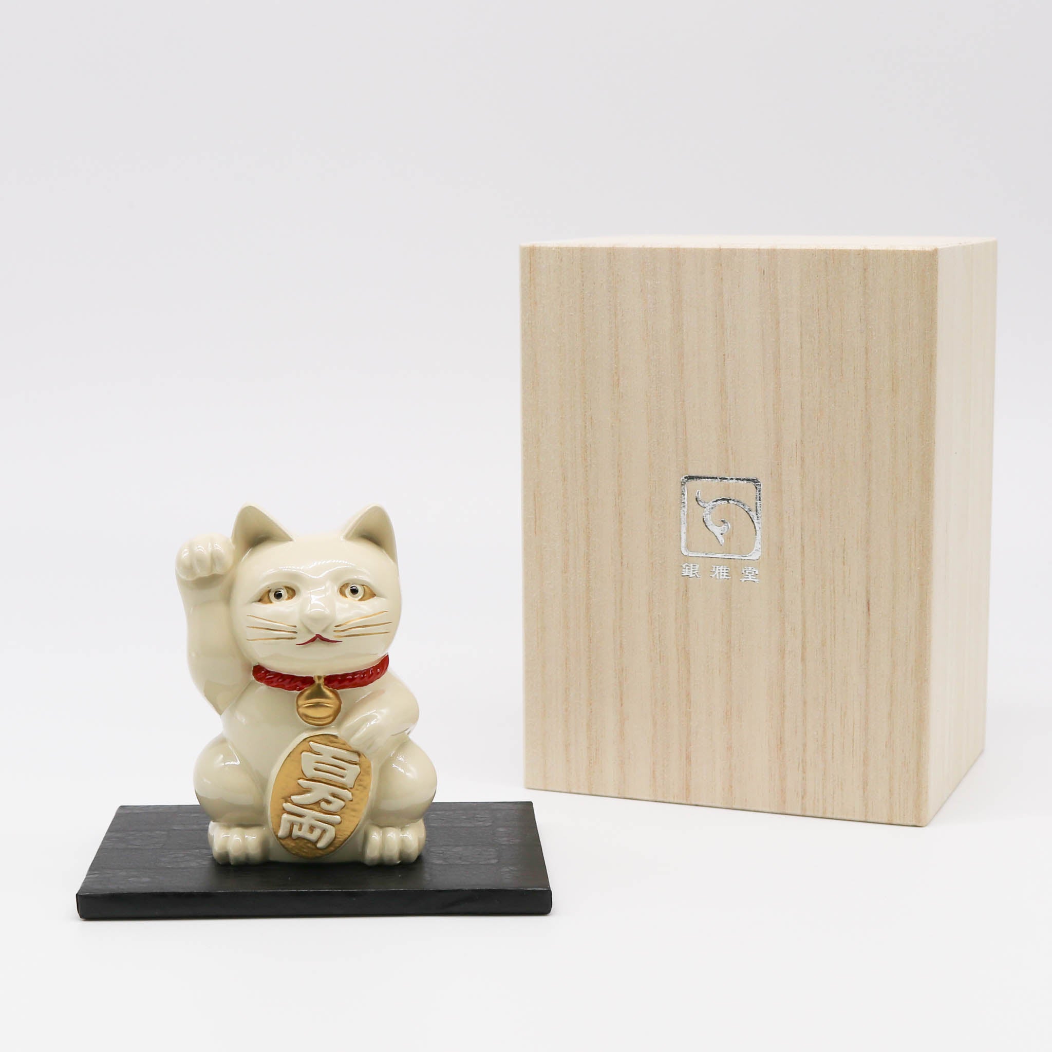 高岡銅器 | 招き猫 | 白漆・金蒔絵仕上げ | 銀雅堂