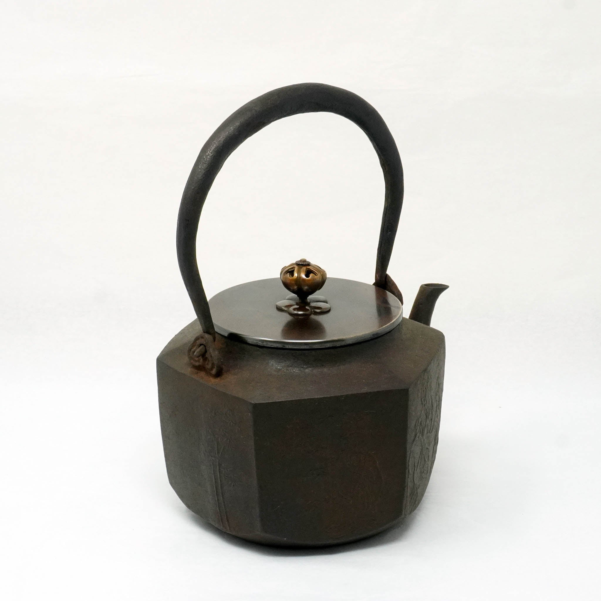 高岡銅器 鉄瓶 | 七賢人文亀甲 | 般若鋳造所