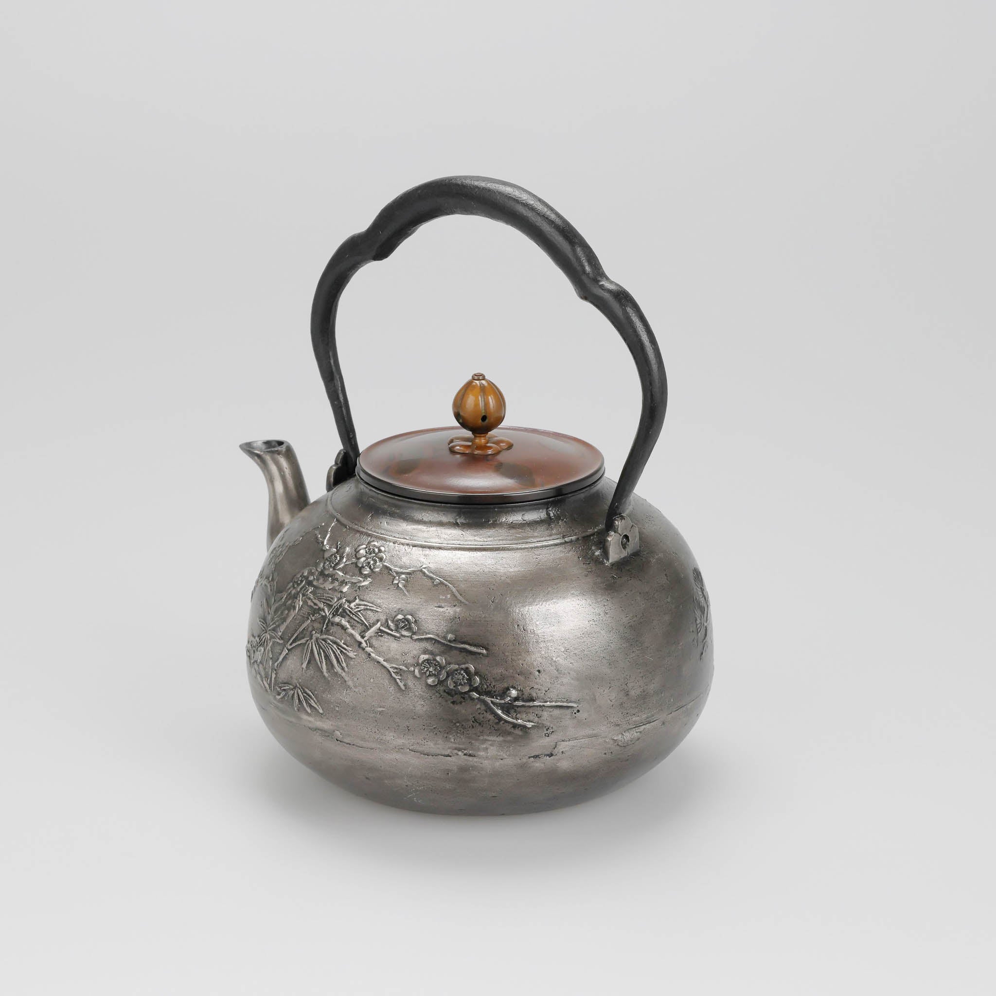 高岡銅器 鉄瓶 | 砂鉄 | 松竹梅文 | 般若鋳造所