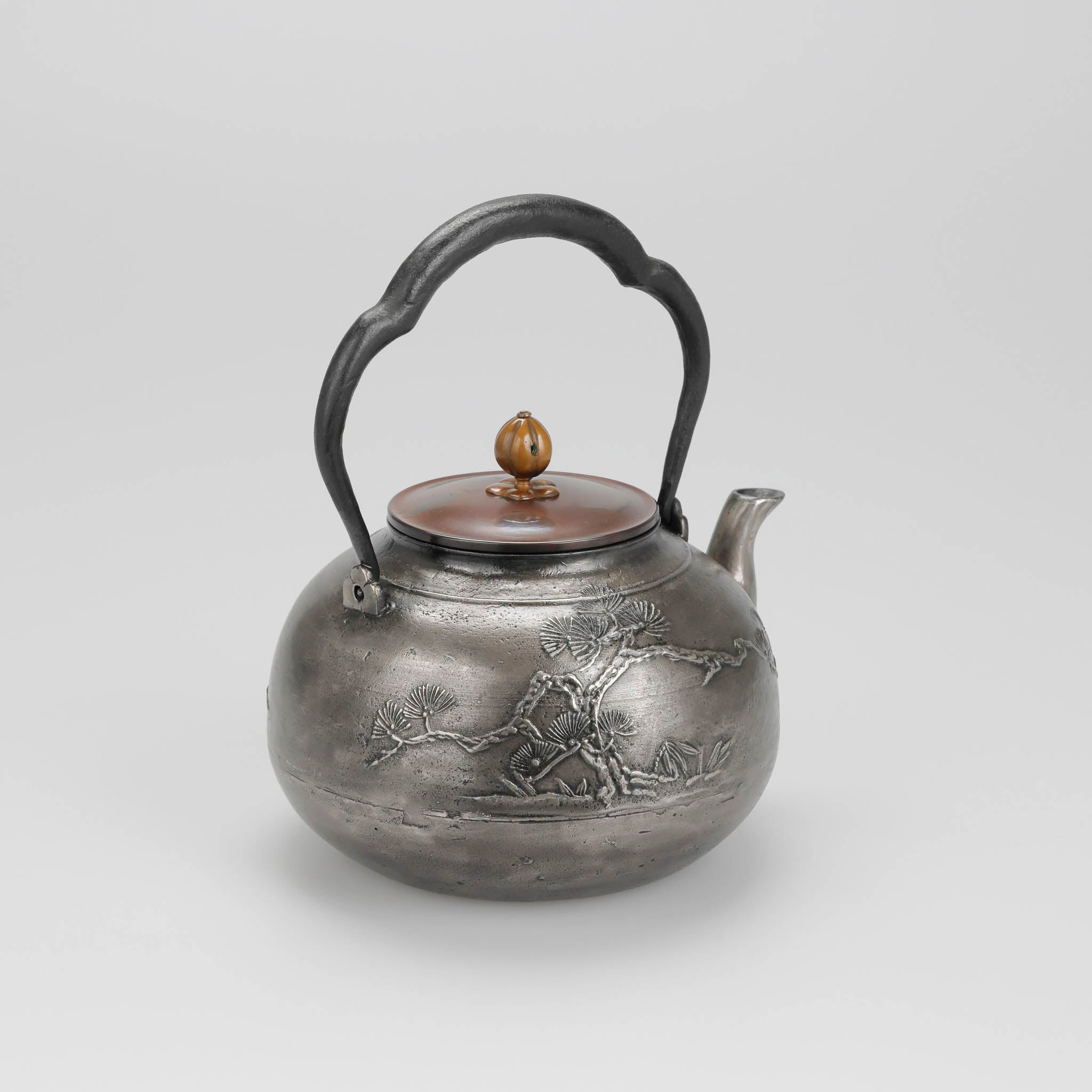 高岡銅器 鉄瓶 | 砂鉄 | 松竹梅文 | 般若鋳造所