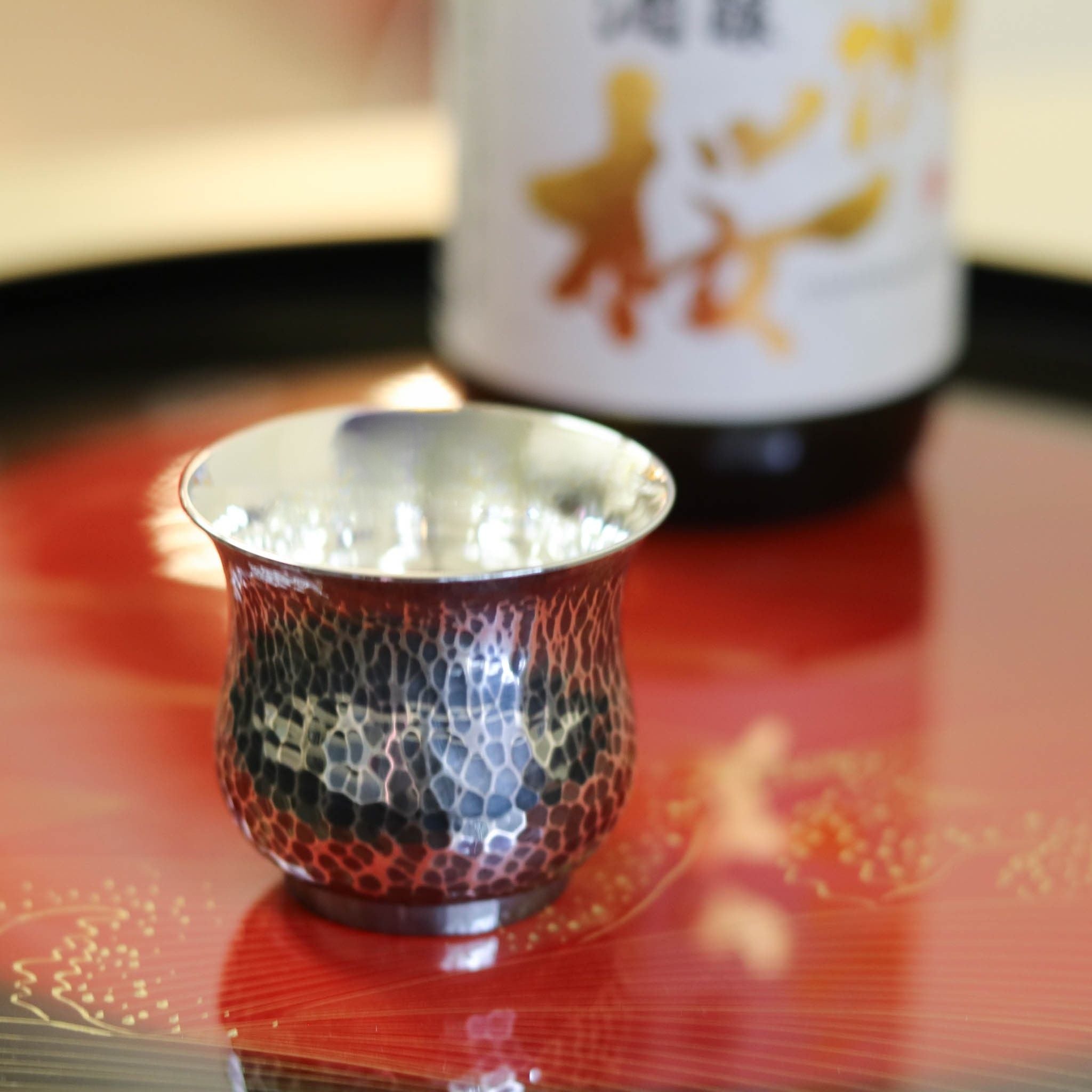 東京銀器 ぐいのみ | 純銀製 くびれ型 小 | 槌目模様 | 森銀器製作所