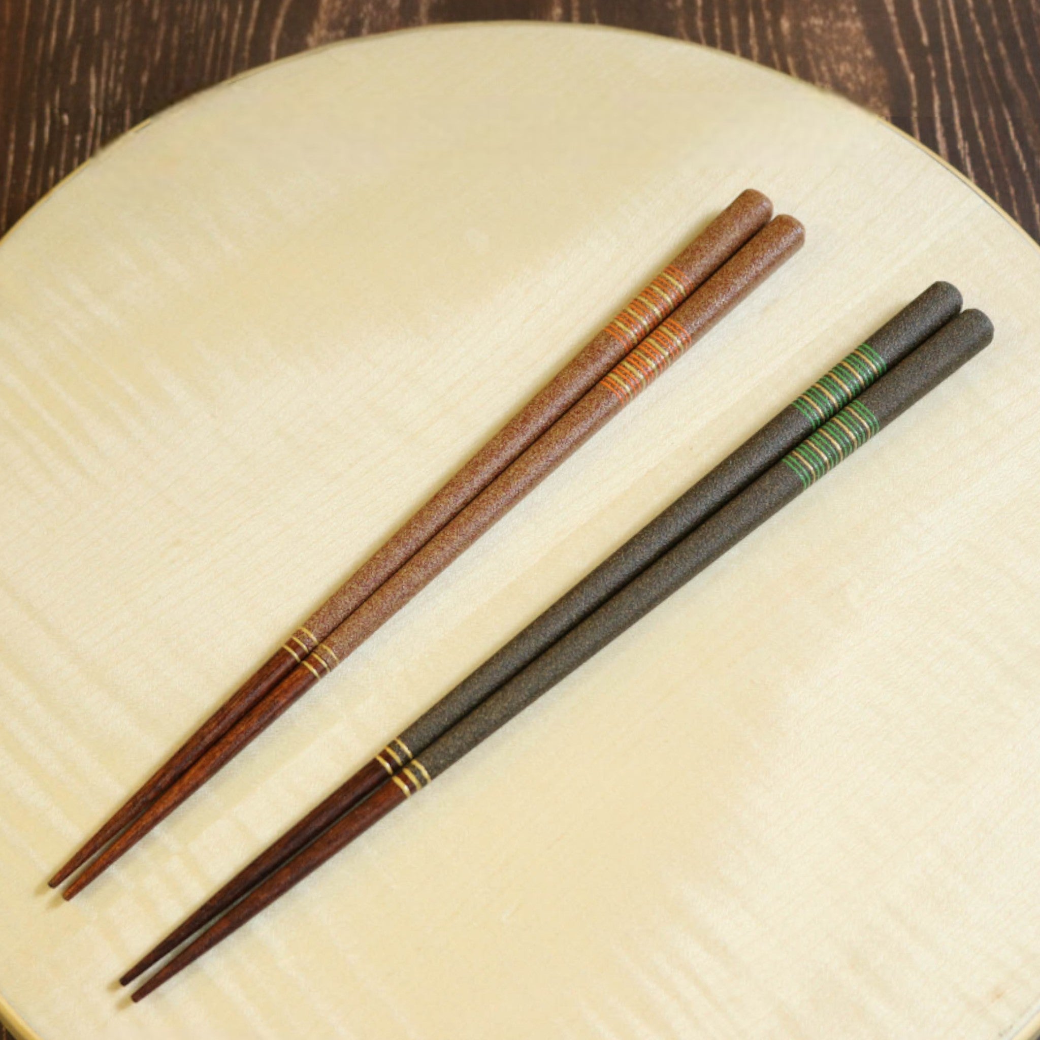 若狭塗 ペア箸 | 市松綴れ 桐箱入り 箸置き付 | 砂岩 | マツ勘