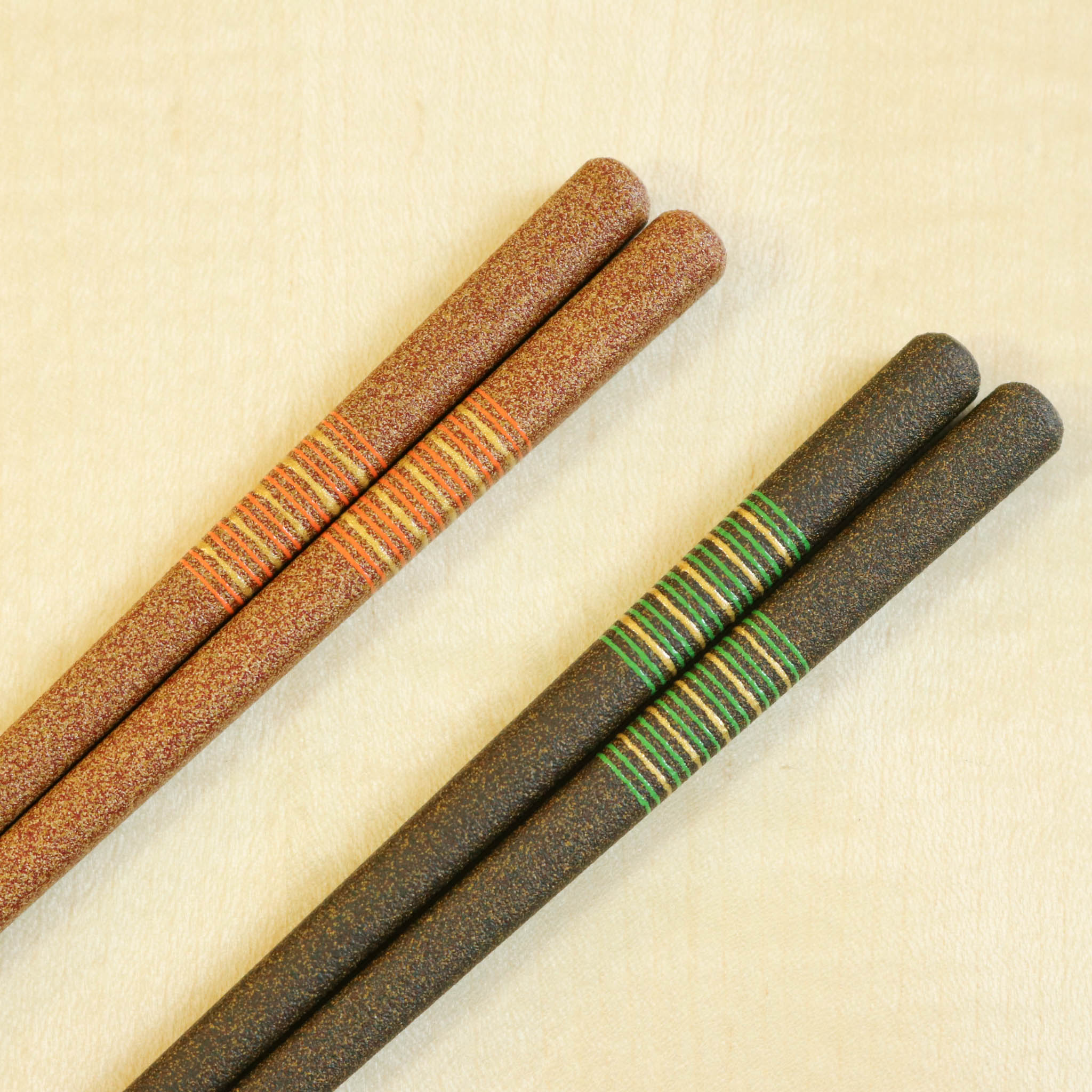 若狭塗 ペア箸 | 市松綴れ 桐箱入り 箸置き付 | 砂岩 | マツ勘