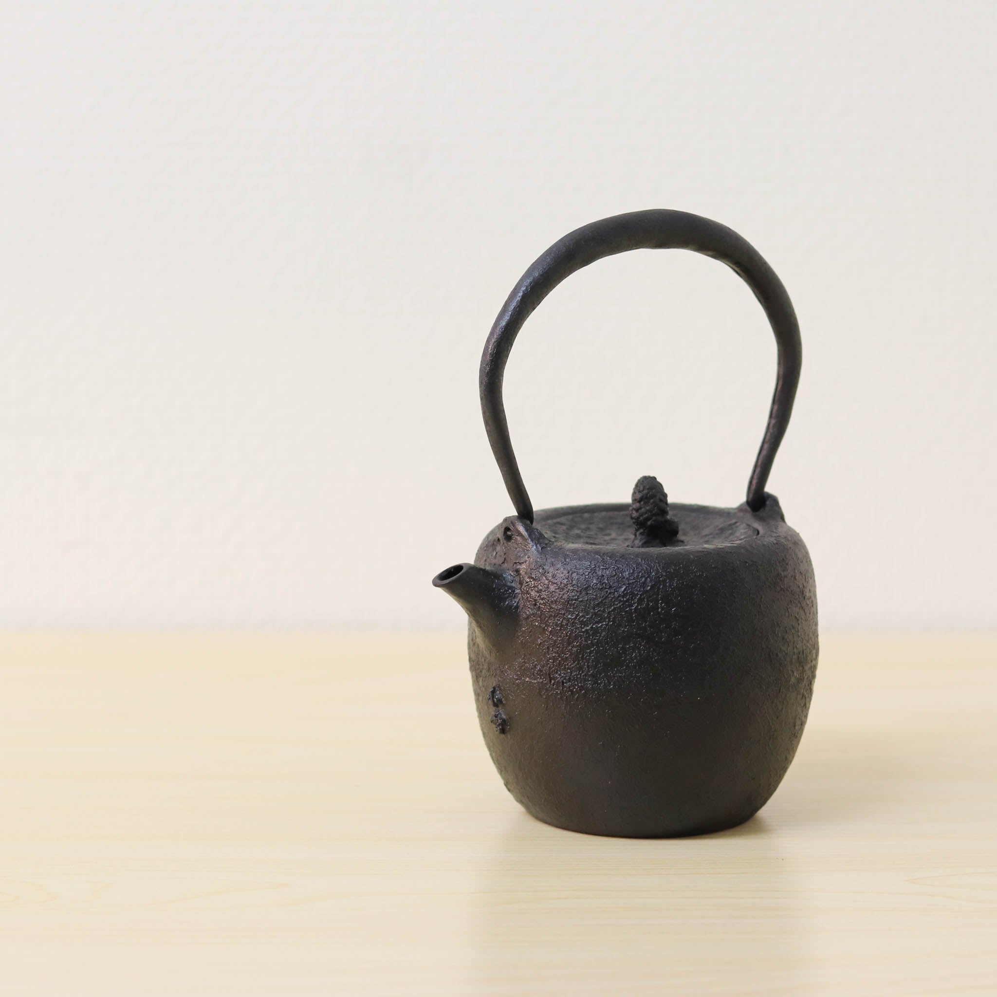 山形鋳物 鉄瓶 | なつめ | 6号 | あらい工房