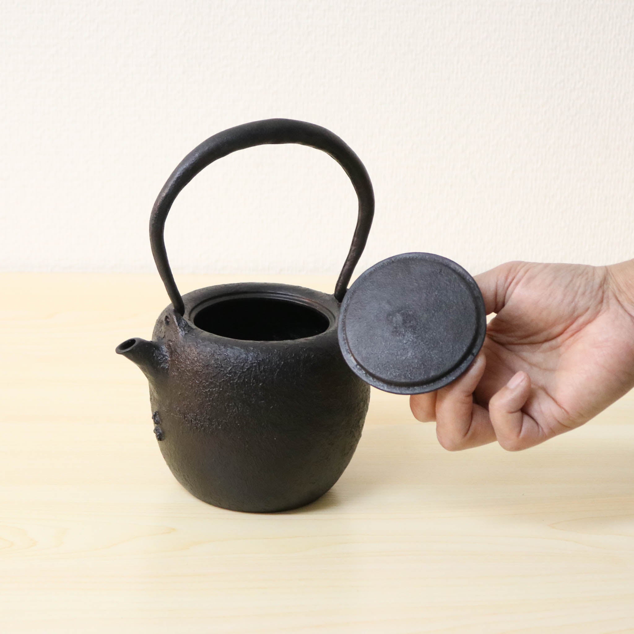 山形鋳物 鉄瓶 | なつめ | 6号 | あらい工房