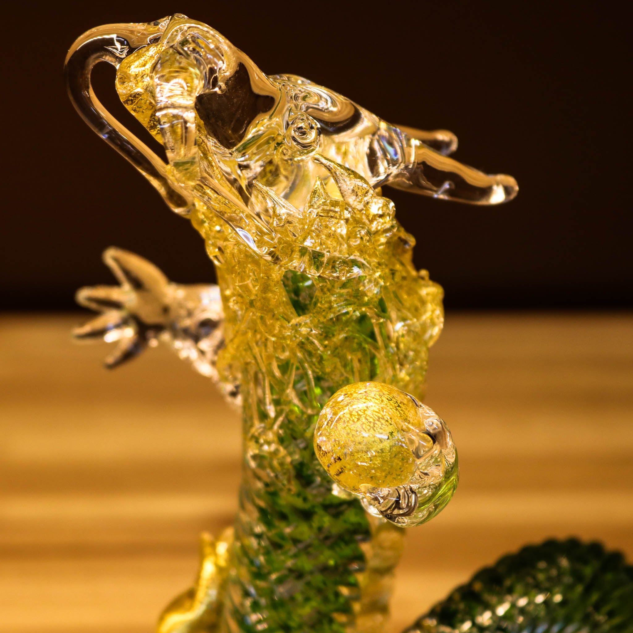 綾ガラス 置物 | 金竜 | 若草 | グラスアート黒木