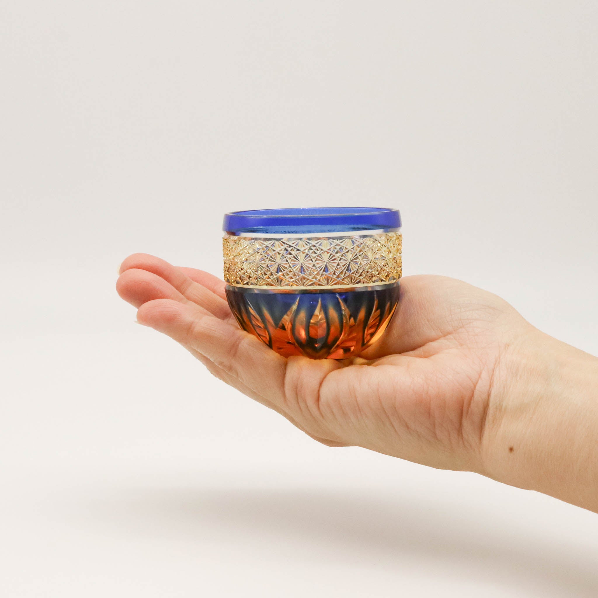 江戸切子 ぐい呑み | hibana 火華 | 琥珀 瑠璃 | haku硝子