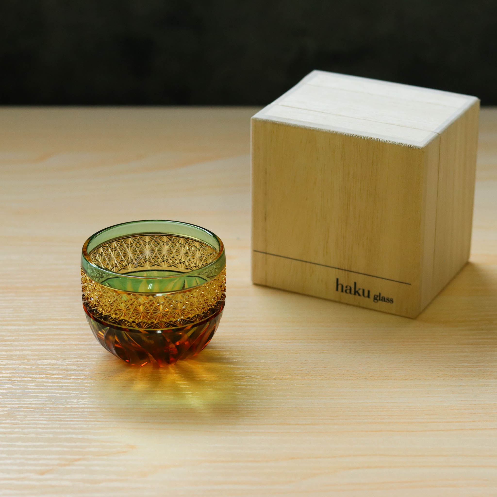 江戸切子 ぐい呑み | hibana 火華 | 琥珀 緑 | haku硝子