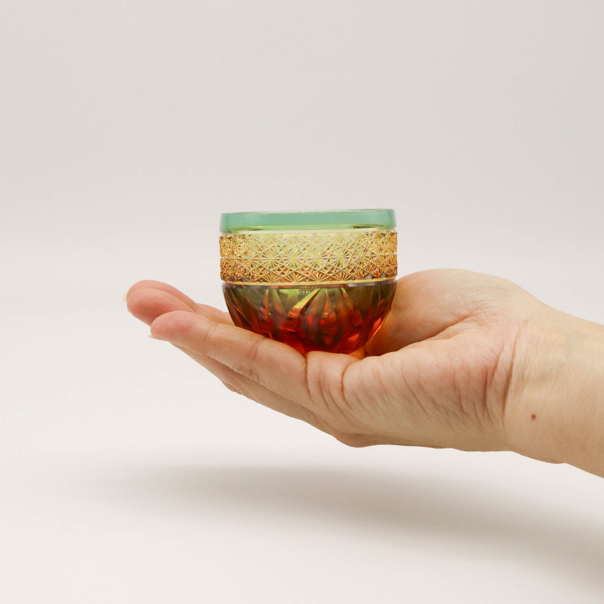 江戸切子 ぐい呑み | hibana 火華 | 琥珀 緑 | haku硝子