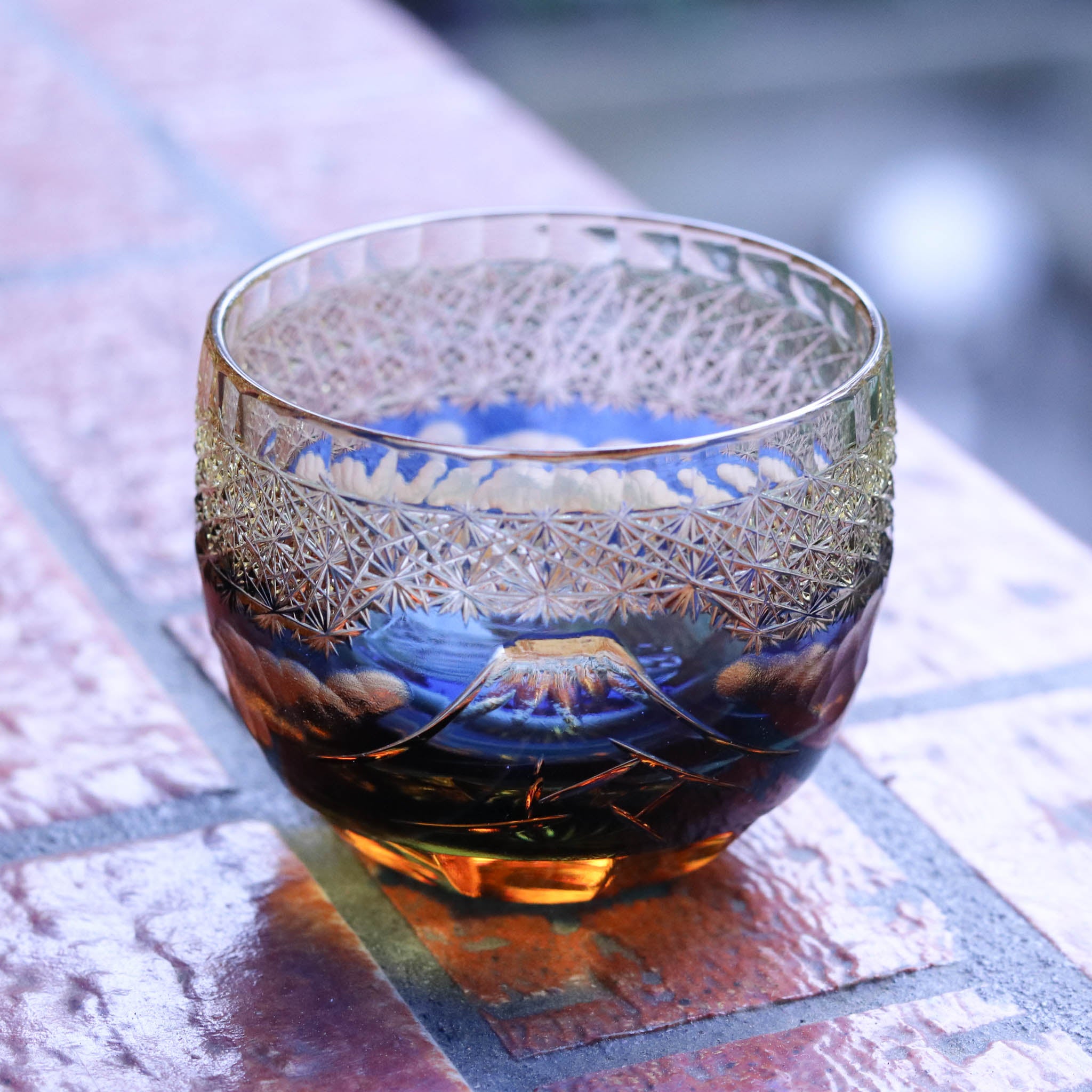 江戸切子 ぐい呑み|山下白雨|琥珀 瑠璃|山田硝子