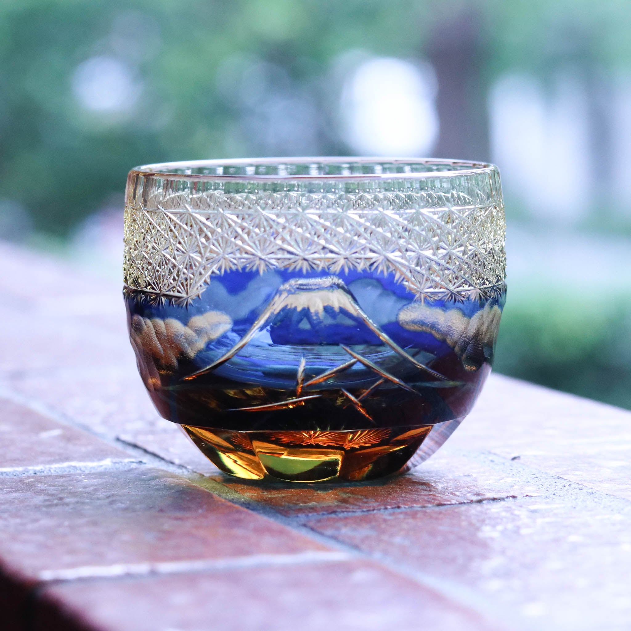 江戸切子 ぐい呑み|山下白雨|琥珀 瑠璃|山田硝子