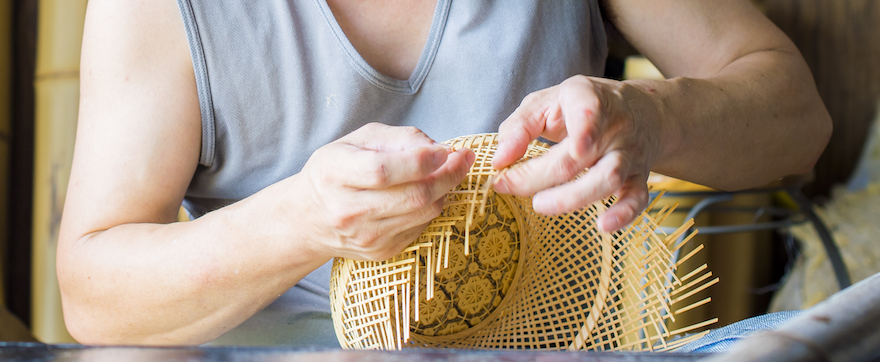 別府竹細工 制作中