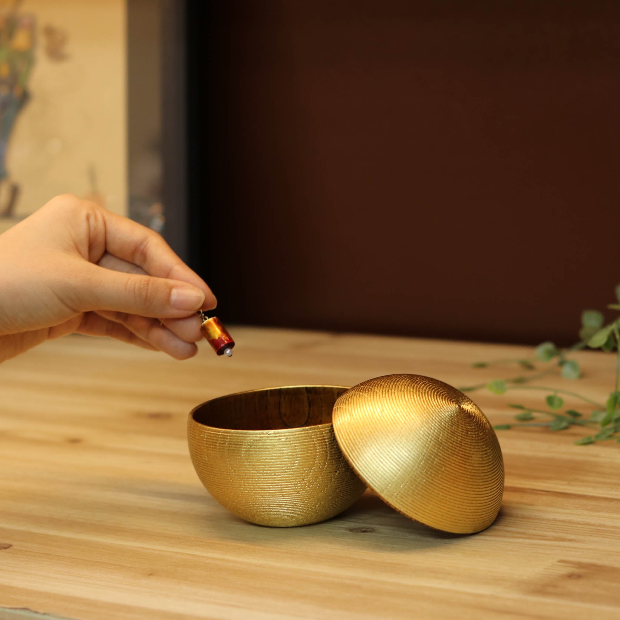 金沢金箔 小物入れ | 千筋 まり型ペア 小 | 永&久 | 箔座