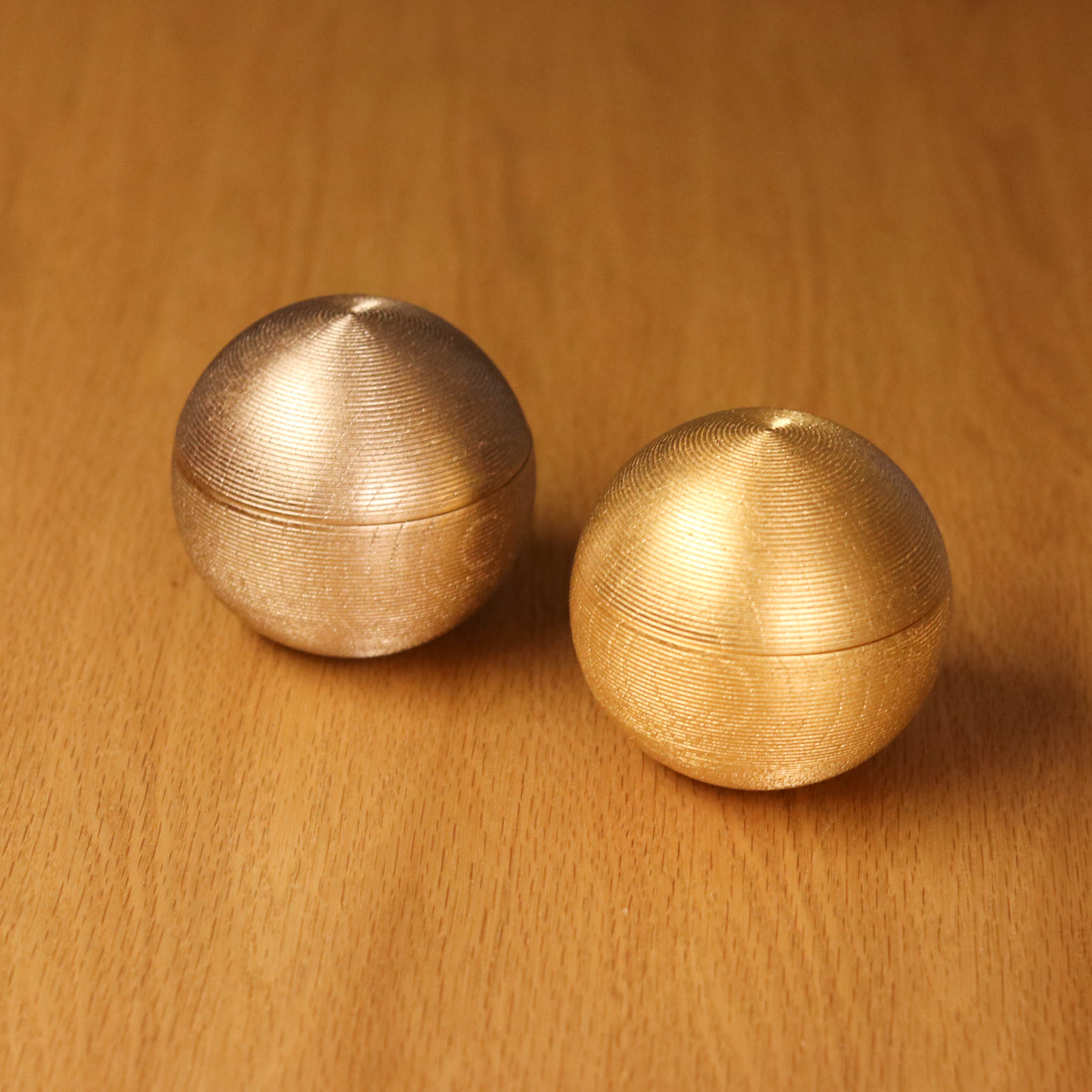 金沢金箔 小物入れ | 千筋 まり型 | 永遠色 | 箔座